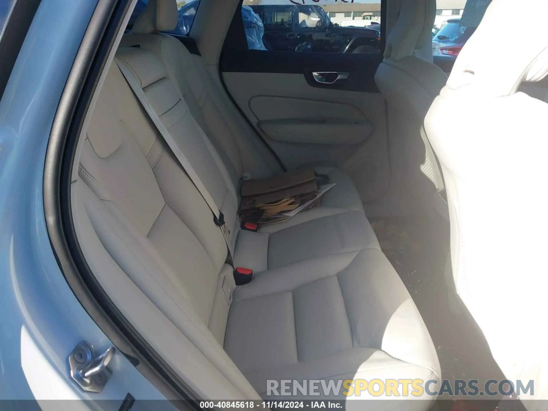 8 Photograph of a damaged car YV4102DLXL1512610 VOLVO XC60 2020