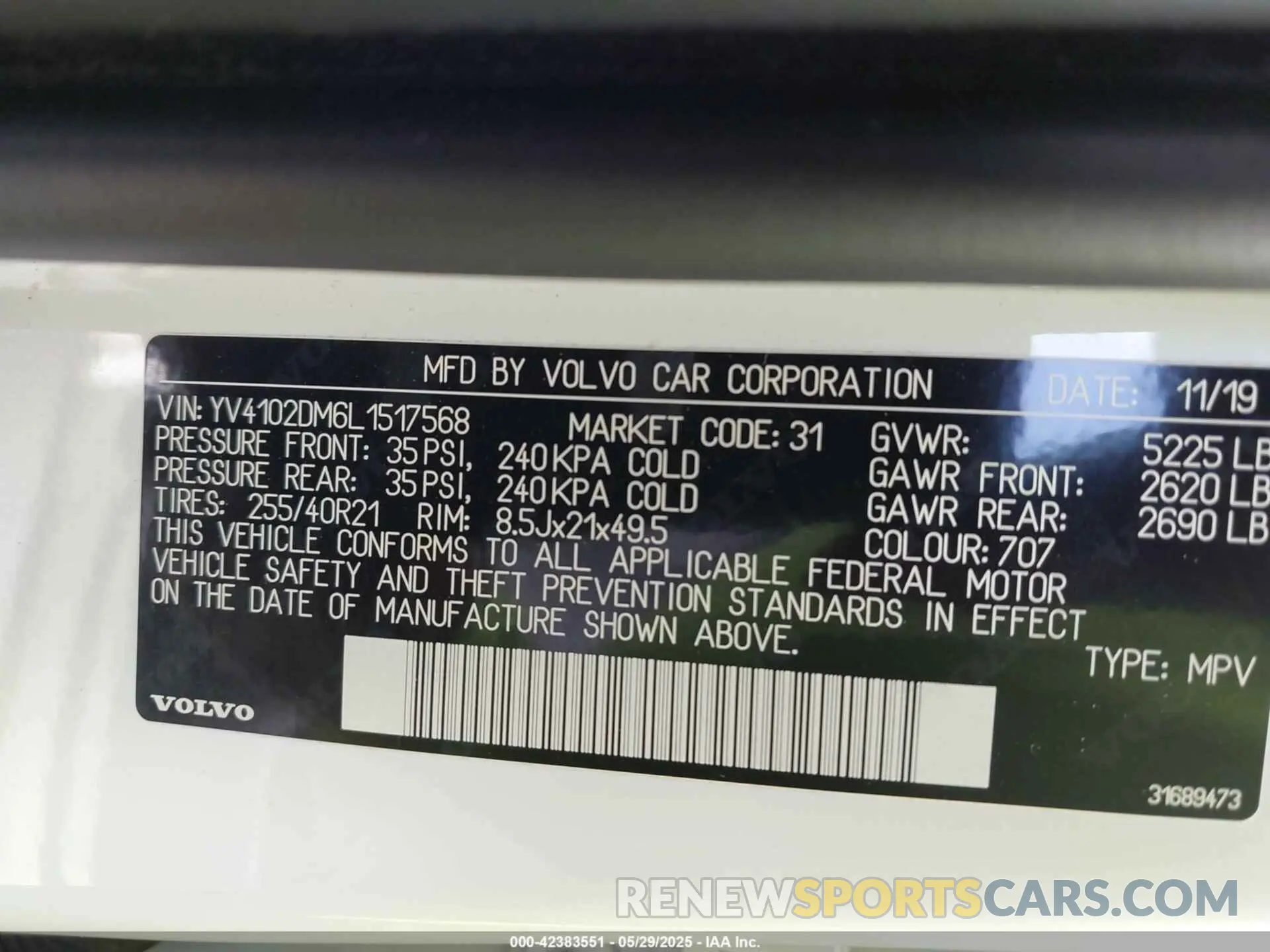 9 Photograph of a damaged car YV4102DM6L1517568 VOLVO XC60 2020
