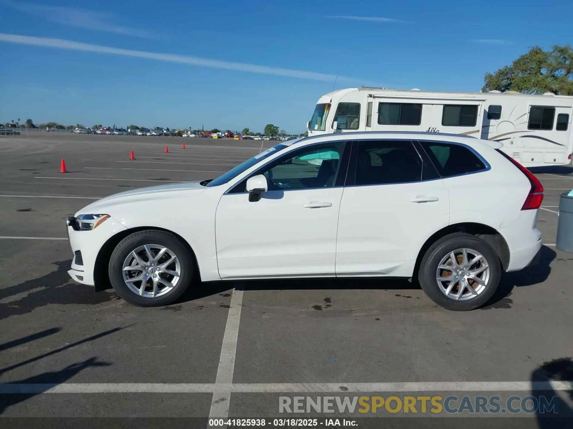 14 Фотография поврежденного автомобиля YV4102RK4L1582958 VOLVO XC60 2020