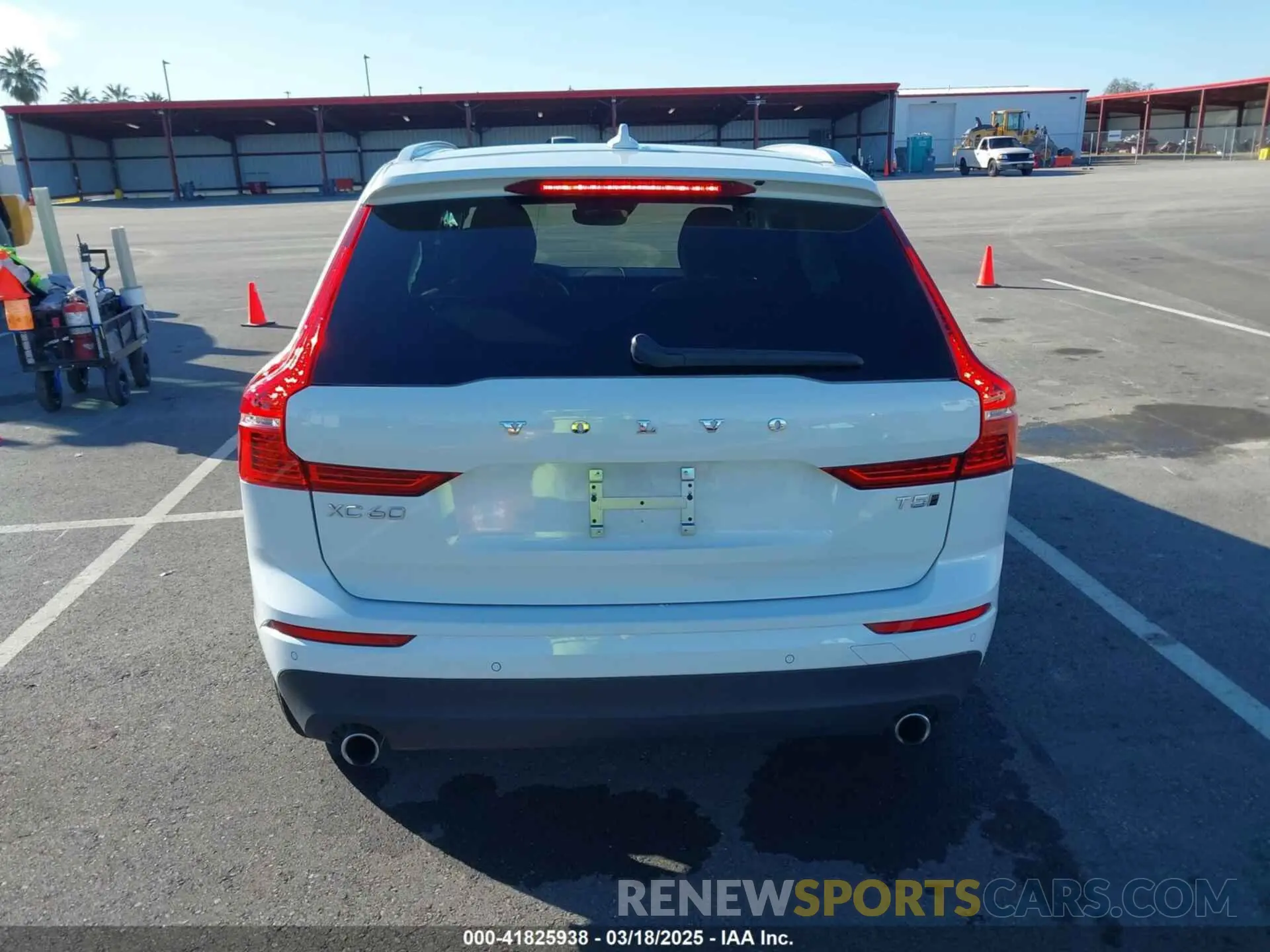 16 Фотография поврежденного автомобиля YV4102RK4L1582958 VOLVO XC60 2020