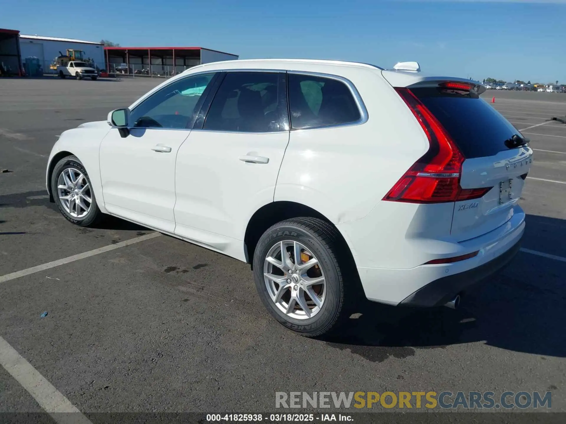 3 Фотография поврежденного автомобиля YV4102RK4L1582958 VOLVO XC60 2020