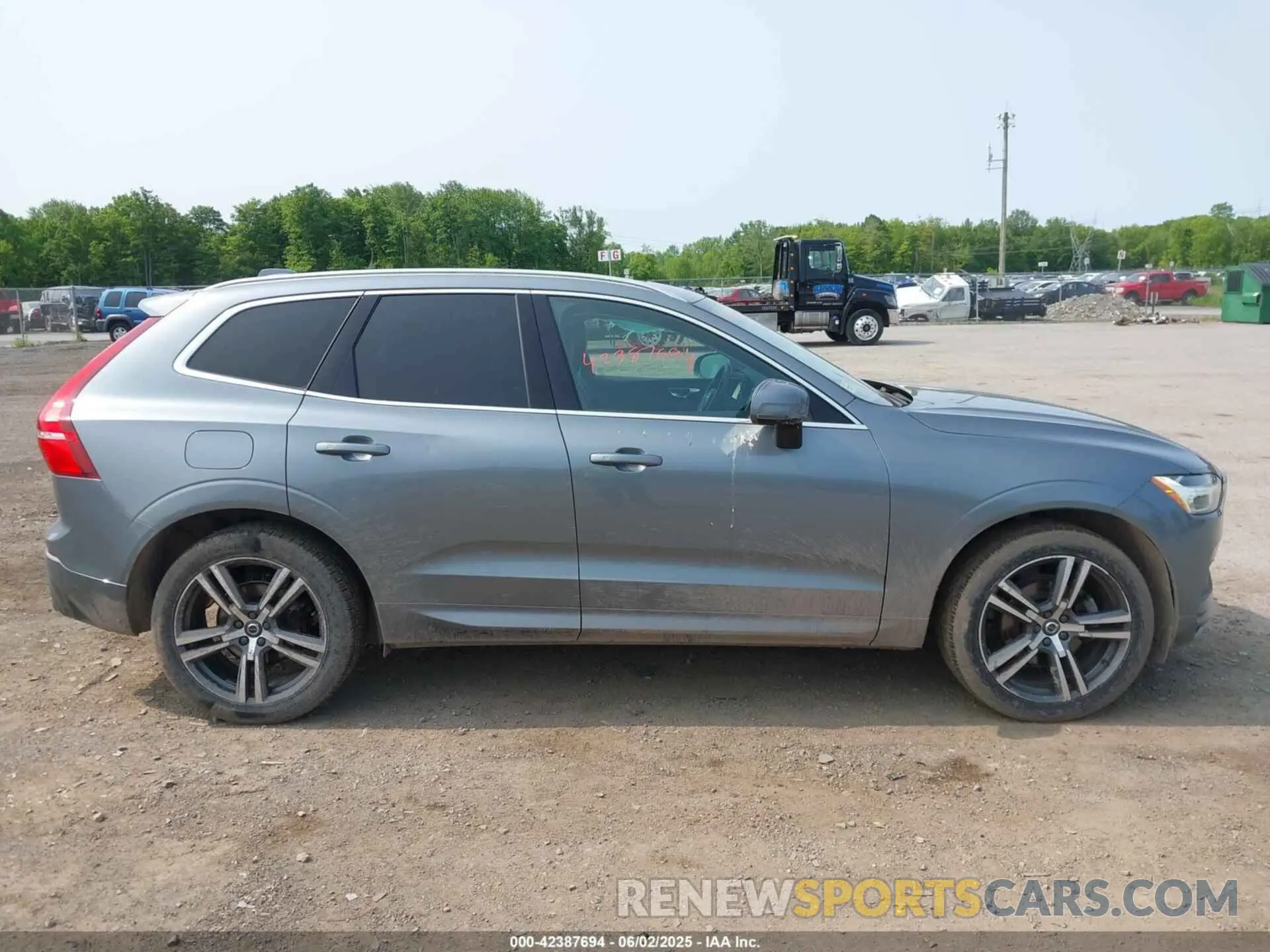 13 Photograph of a damaged car YV4102RK5L1415556 VOLVO XC60 2020
