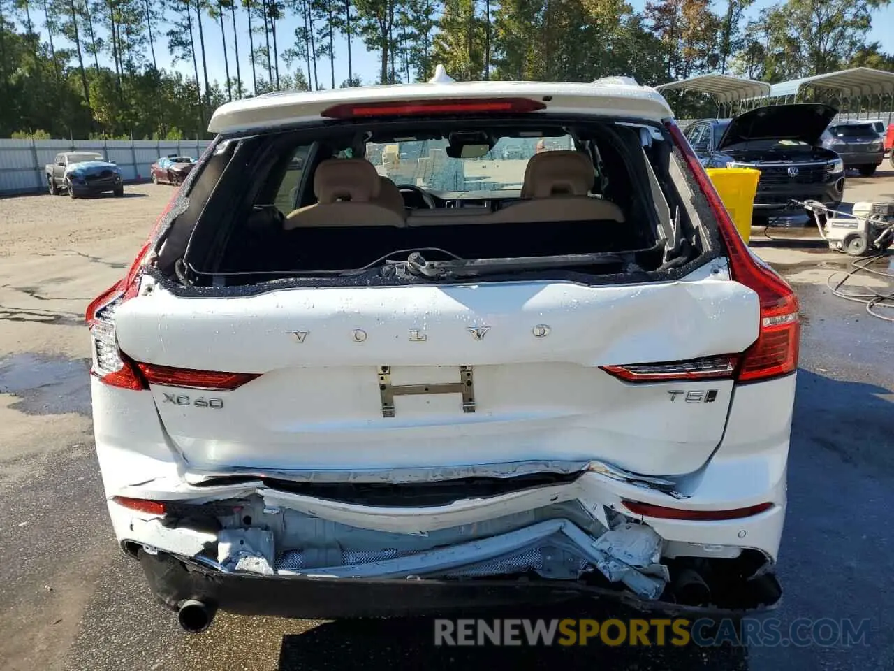 6 Photograph of a damaged car YV4102RK5L1432910 VOLVO XC60 2020