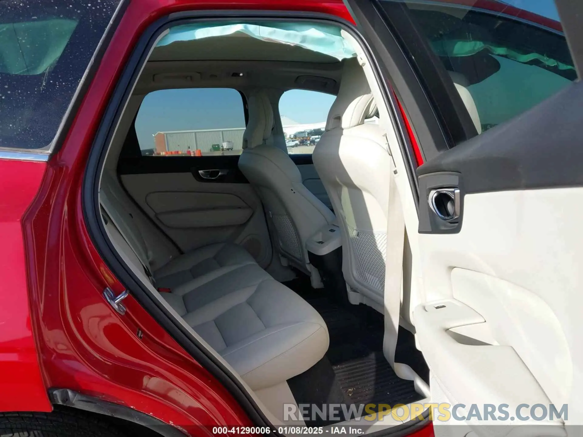 8 Photograph of a damaged car YV4102RK5L1534448 VOLVO XC60 2020