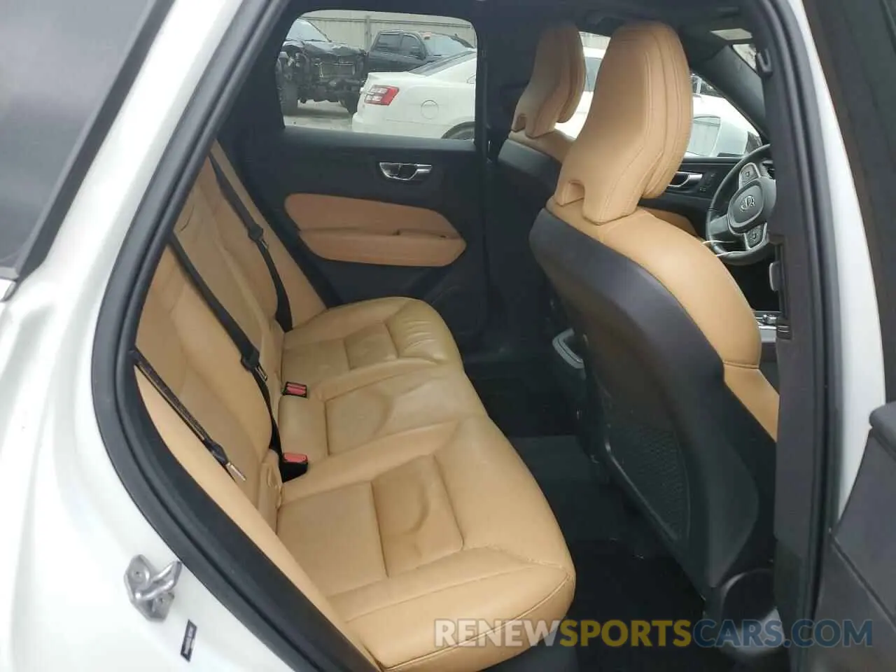 11 Фотография поврежденного автомобиля YV4102RK5L1601145 VOLVO XC60 2020