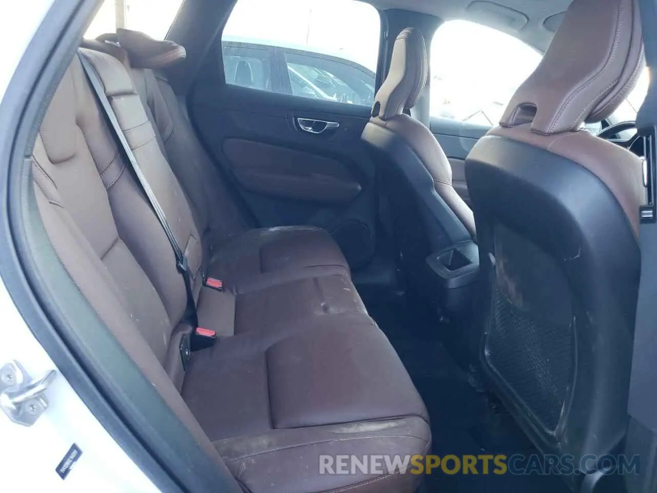 10 Фотография поврежденного автомобиля YV4102RK6L1440918 VOLVO XC60 2020