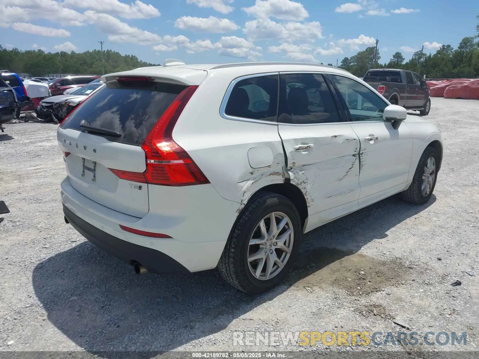 4 Фотография поврежденного автомобиля YV4102RK6L1582721 VOLVO XC60 2020