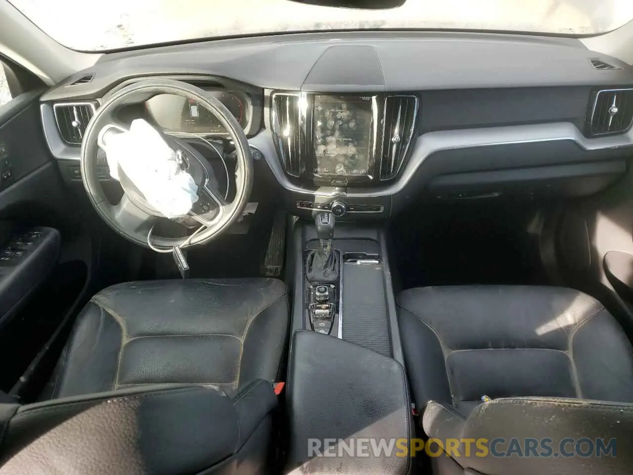 8 Photograph of a damaged car YV4102RK7L1459073 VOLVO XC60 2020