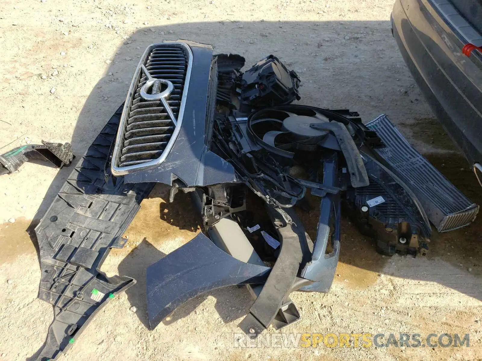 9 Photograph of a damaged car YV4102RL4L1575744 VOLVO XC60 2020