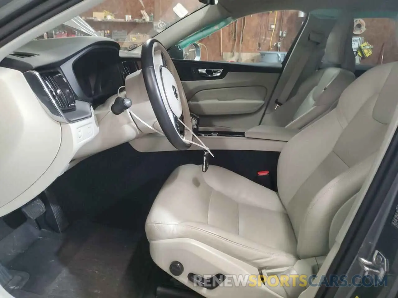 7 Photograph of a damaged car YV4A22RK7L1410661 VOLVO XC60 2020