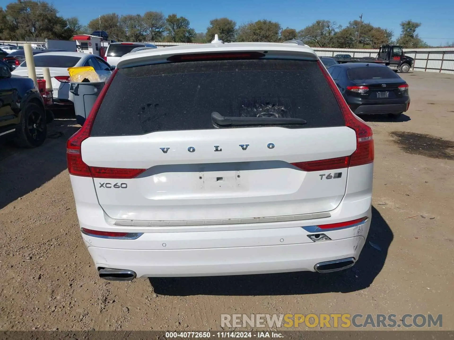17 Photograph of a damaged car YV4A22RL1L1601582 VOLVO XC60 2020