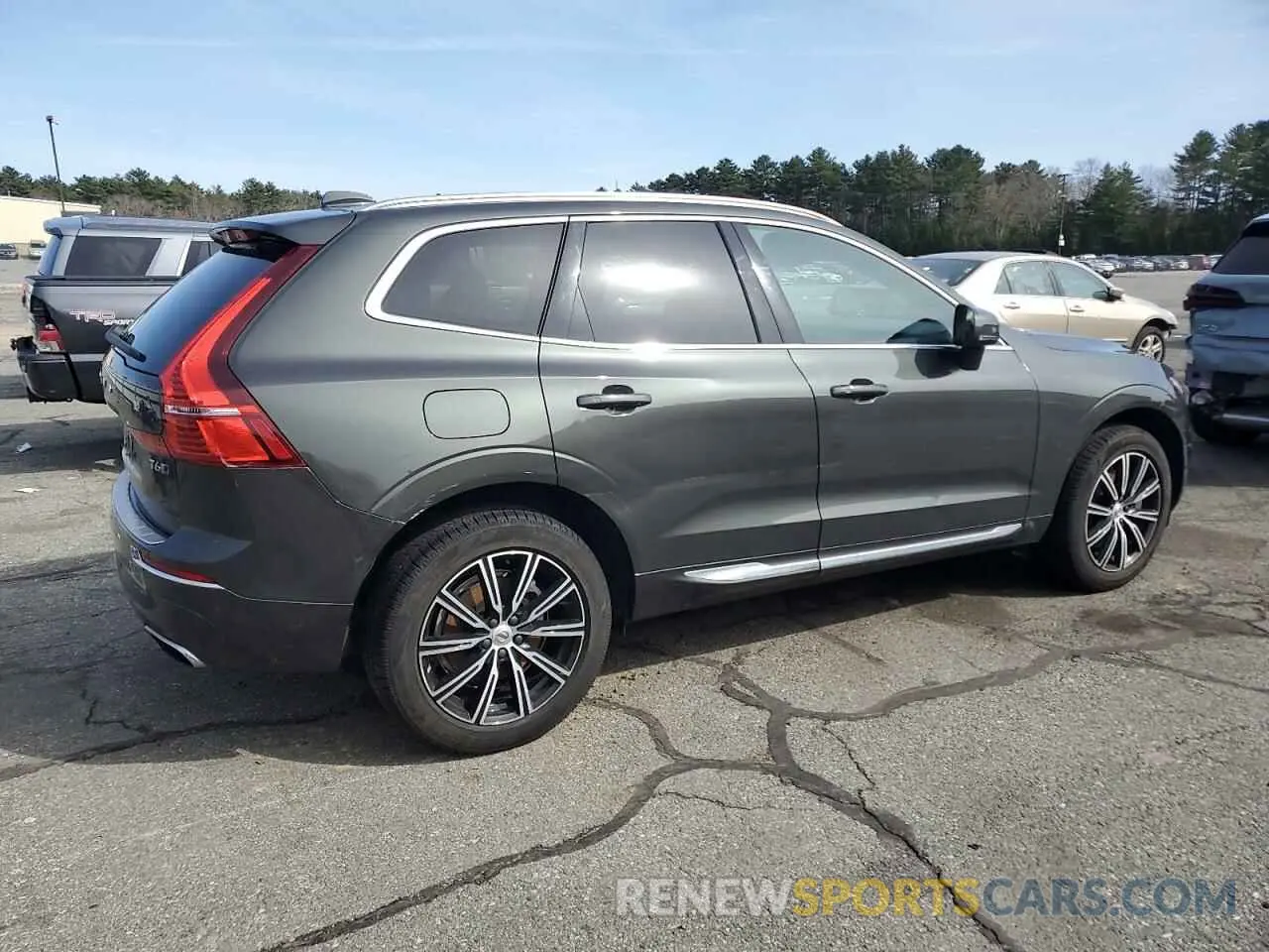 3 Photograph of a damaged car YV4A22RL5L1479311 VOLVO XC60 2020