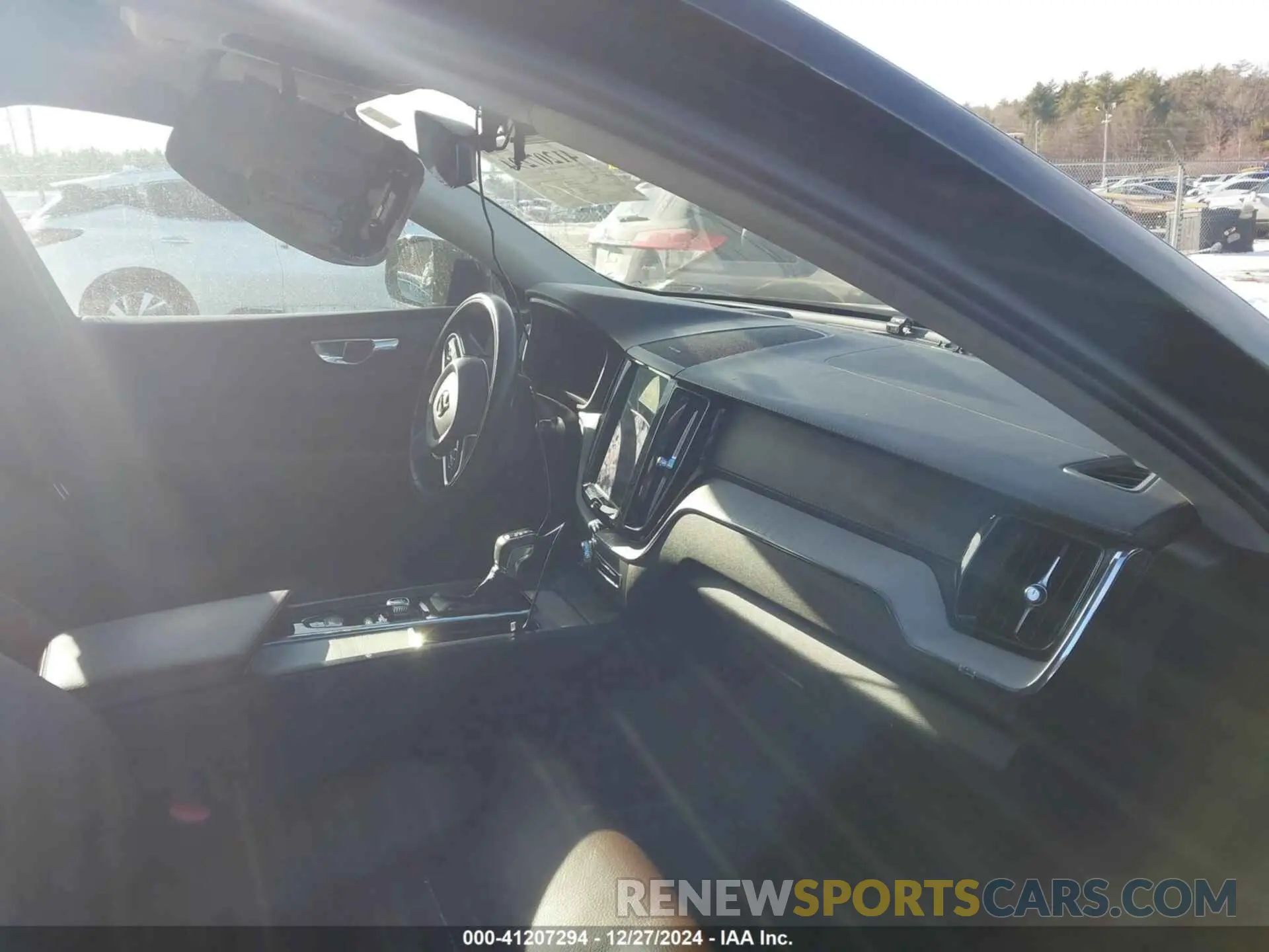 5 Photograph of a damaged car YV4A22RL5L1526367 VOLVO XC60 2020