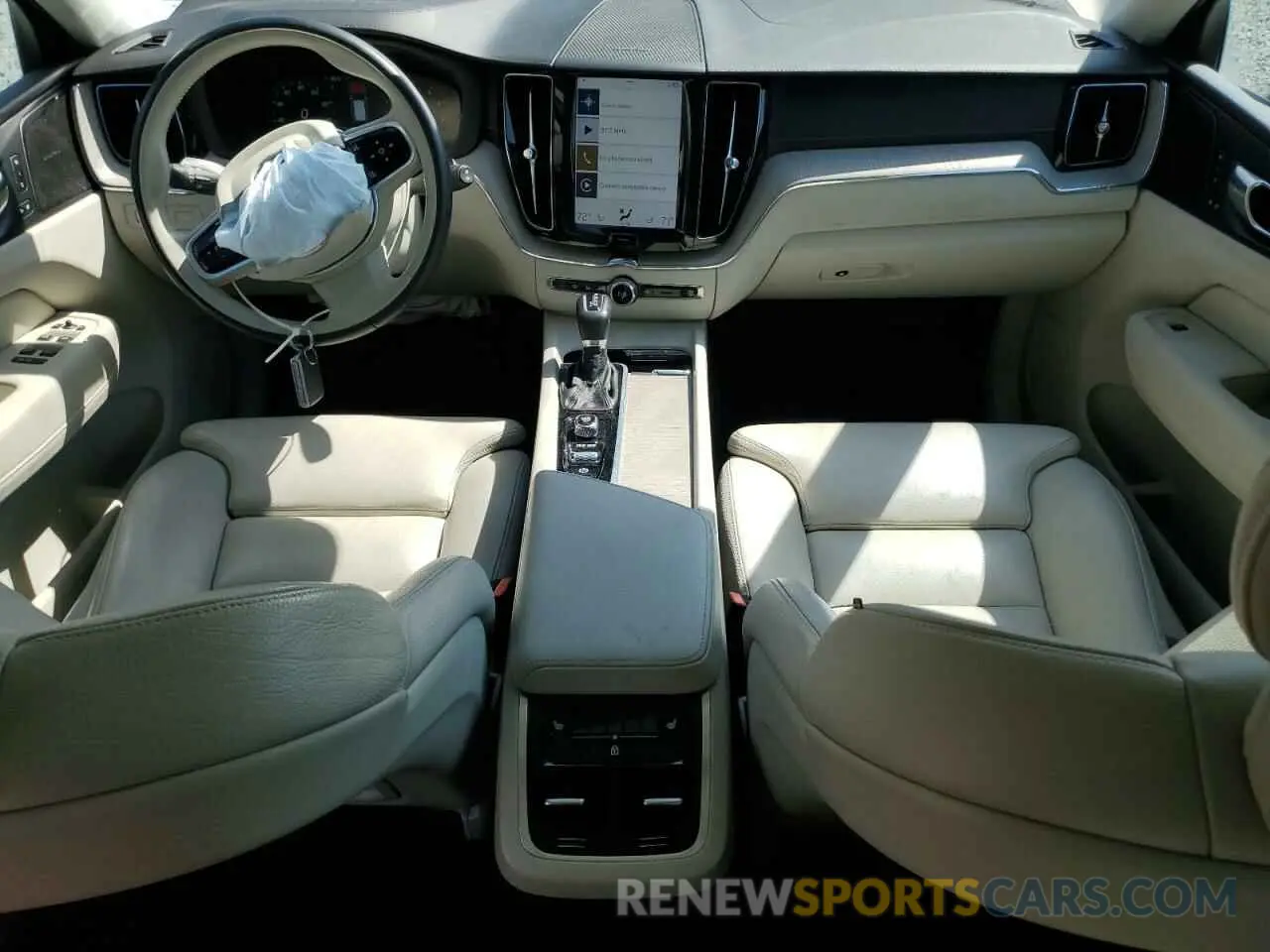 8 Фотография поврежденного автомобиля YV4A22RL6L1555635 VOLVO XC60 2020