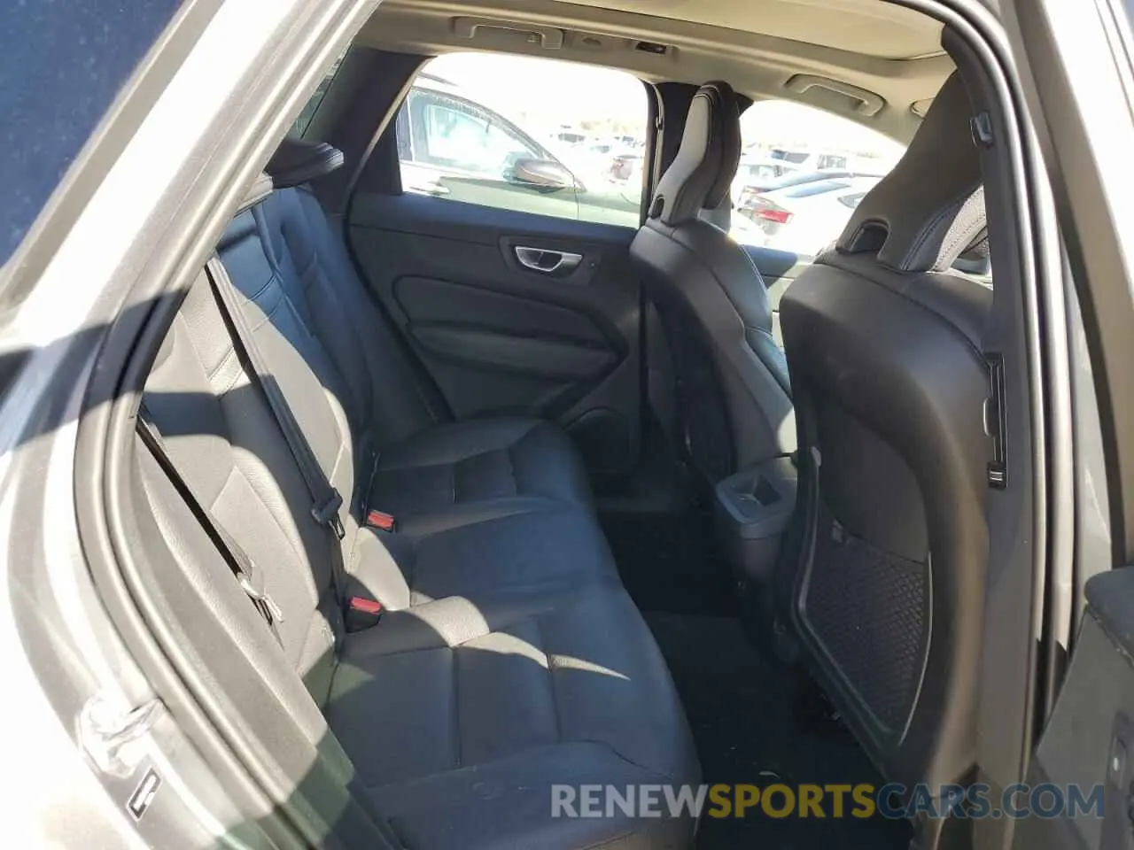 11 Photograph of a damaged car YV4102DK1M1782821 VOLVO XC60 2021
