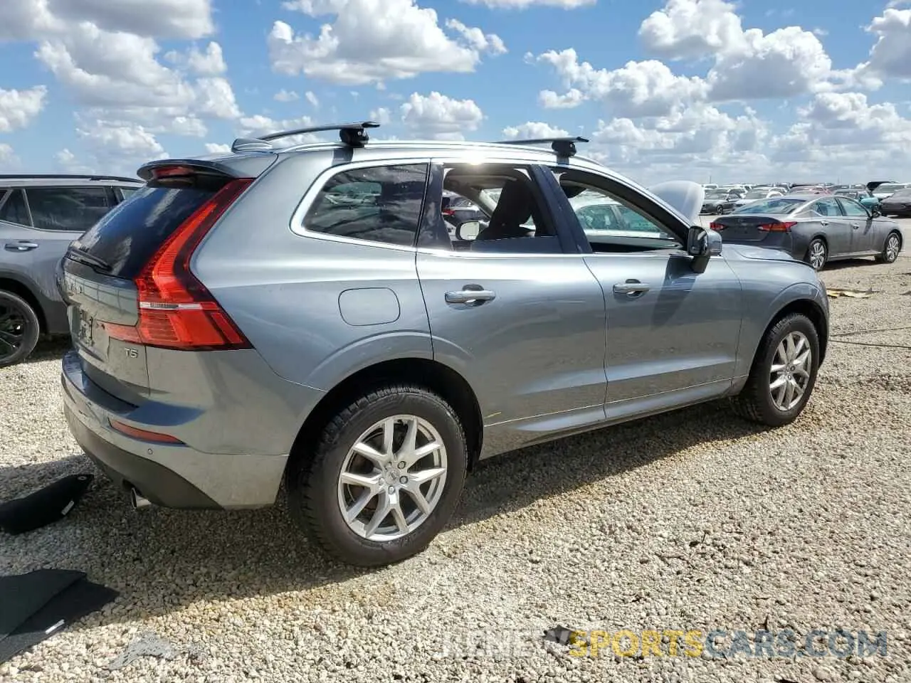 3 Photograph of a damaged car YV4102DK1M1782821 VOLVO XC60 2021
