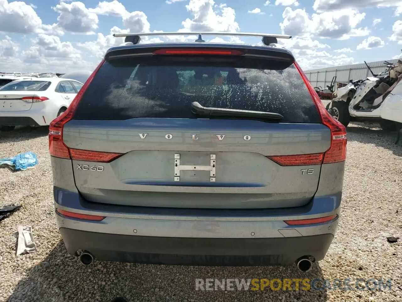 6 Photograph of a damaged car YV4102DK1M1782821 VOLVO XC60 2021