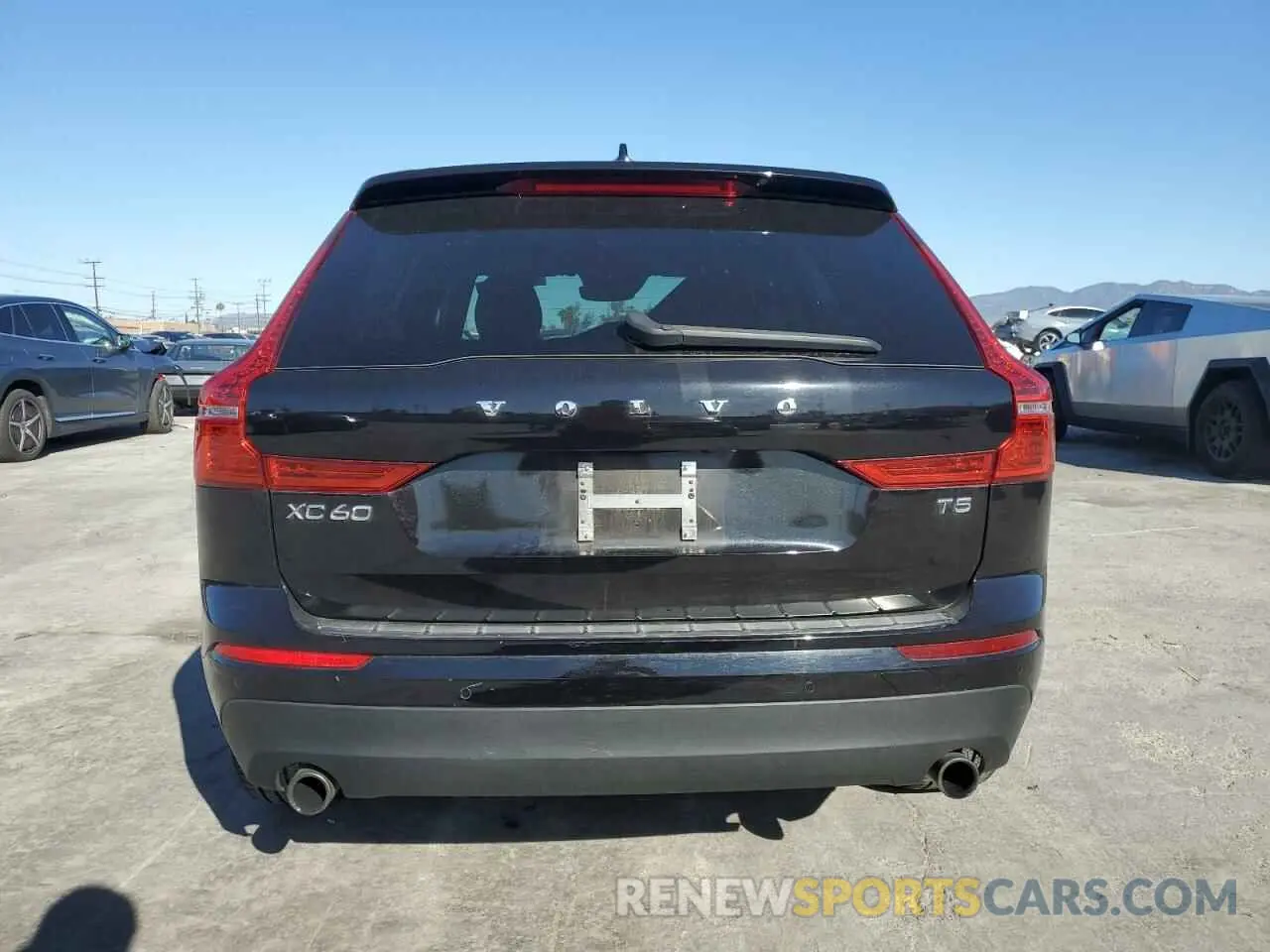 6 Фотография поврежденного автомобиля YV4102DK2M1794640 VOLVO XC60 2021