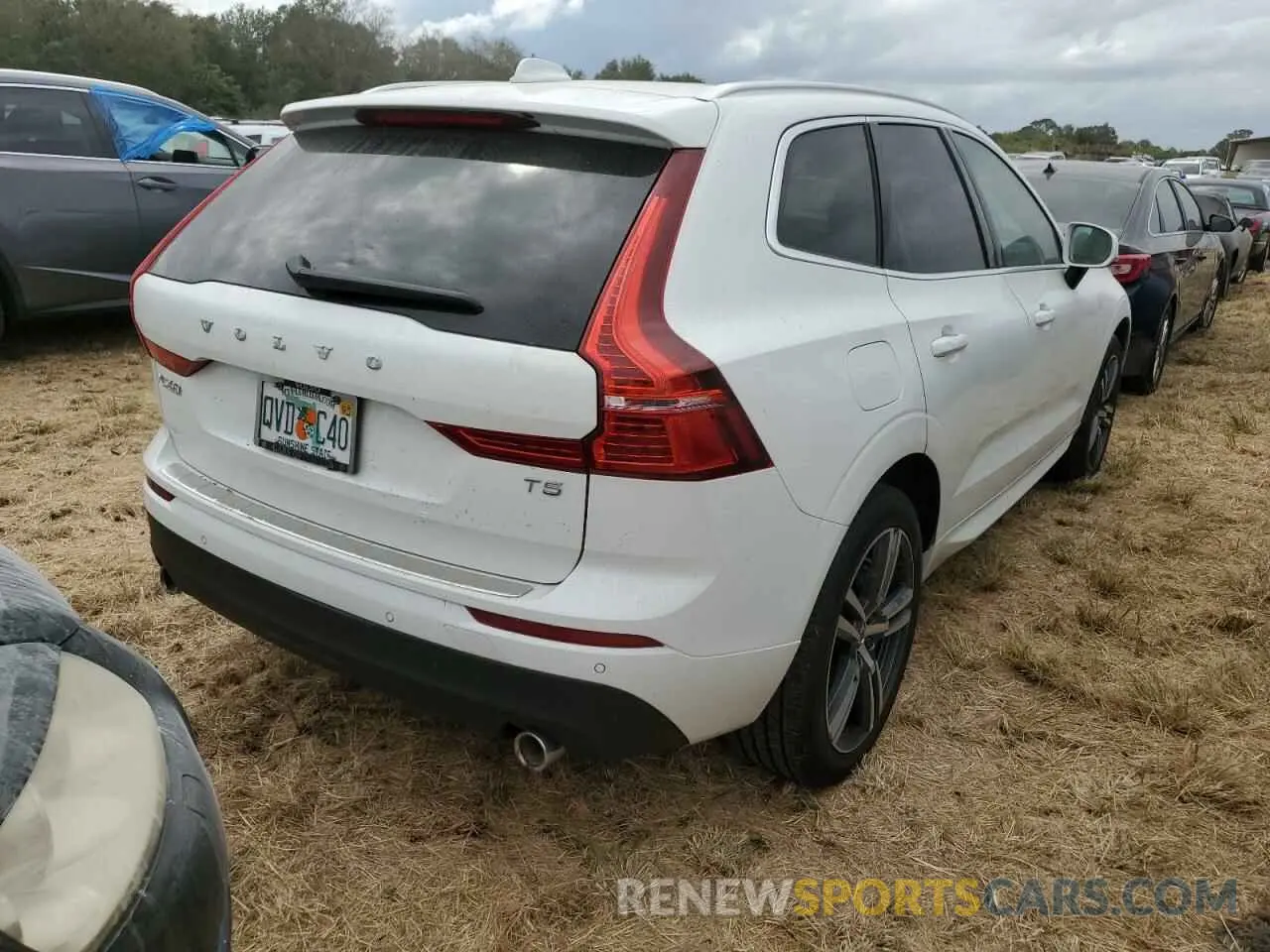 4 Photograph of a damaged car YV4102DK4M1798852 VOLVO XC60 2021