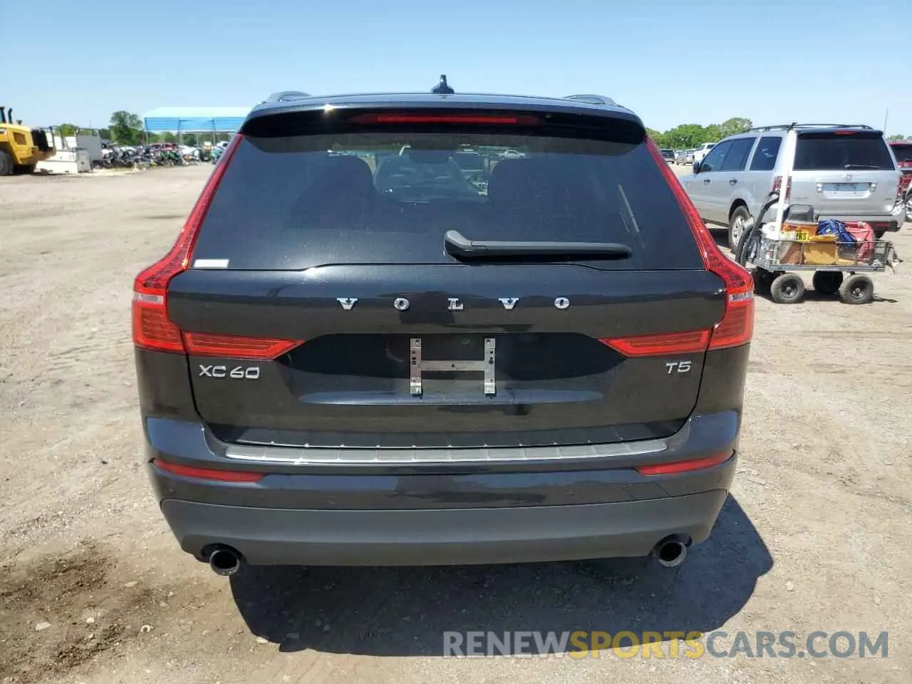 6 Photograph of a damaged car YV4102DK4M1803399 VOLVO XC60 2021
