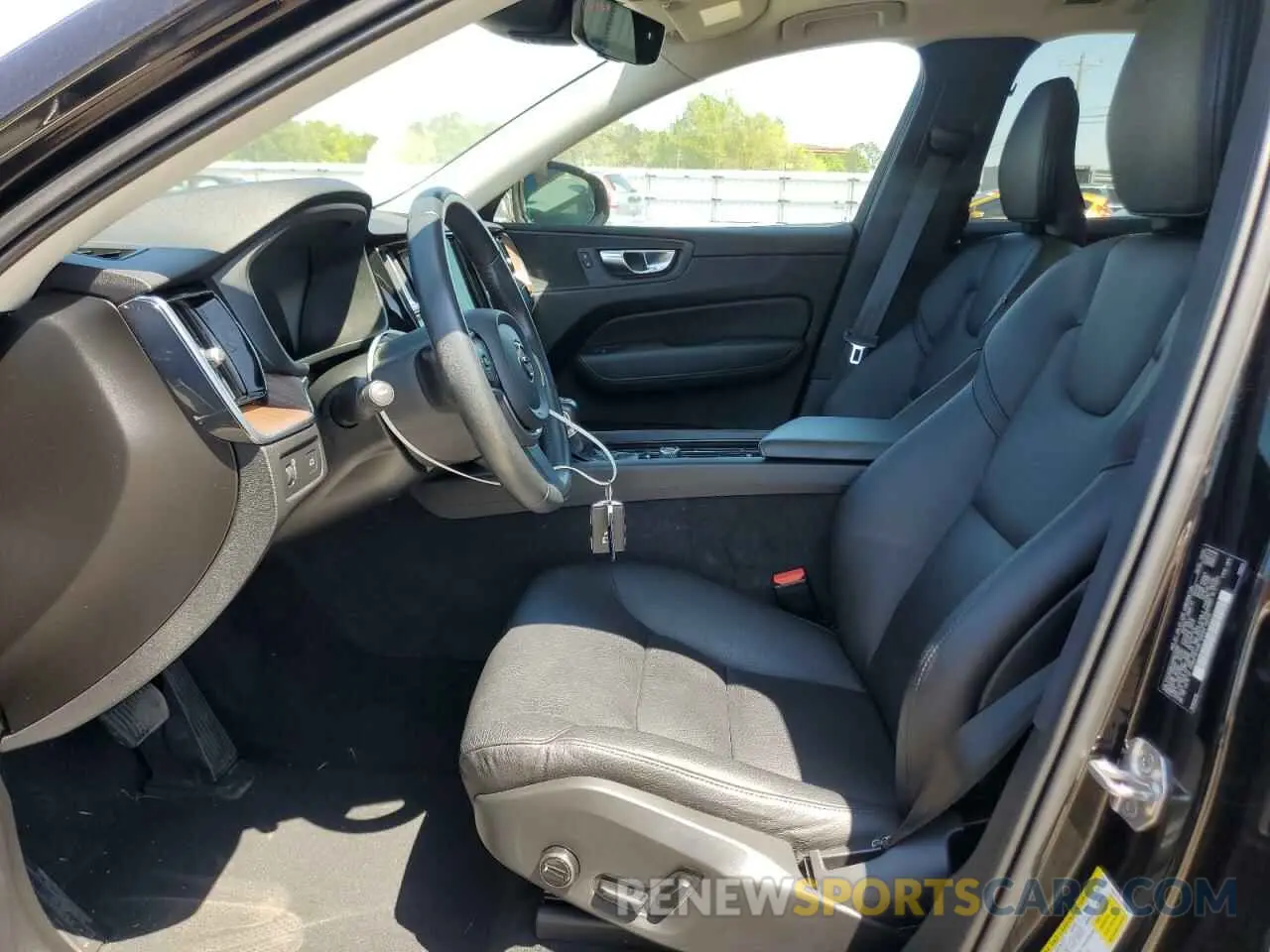 7 Photograph of a damaged car YV4102DK4M1803399 VOLVO XC60 2021