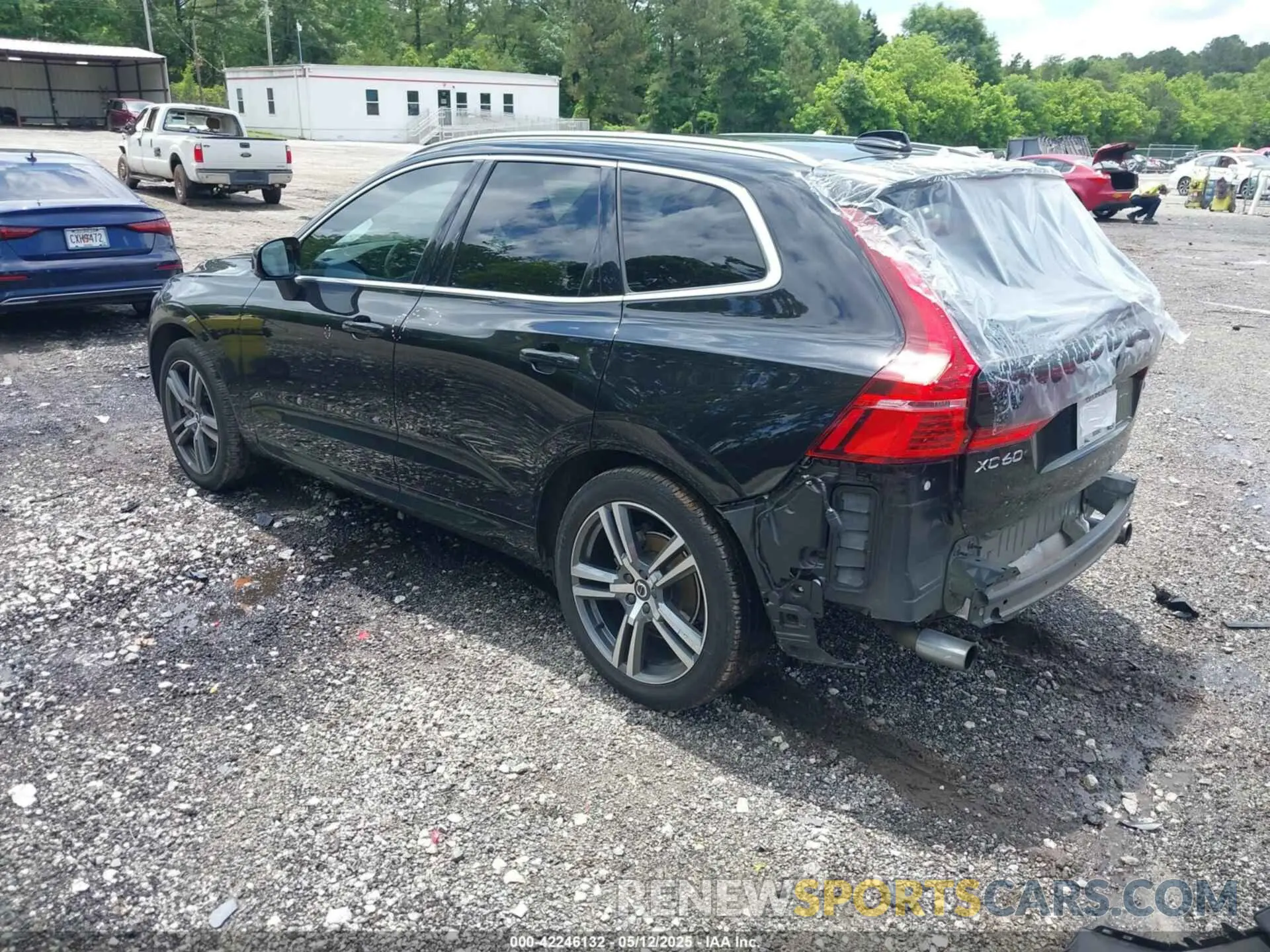3 Photograph of a damaged car YV4102DK4M1818887 VOLVO XC60 2021