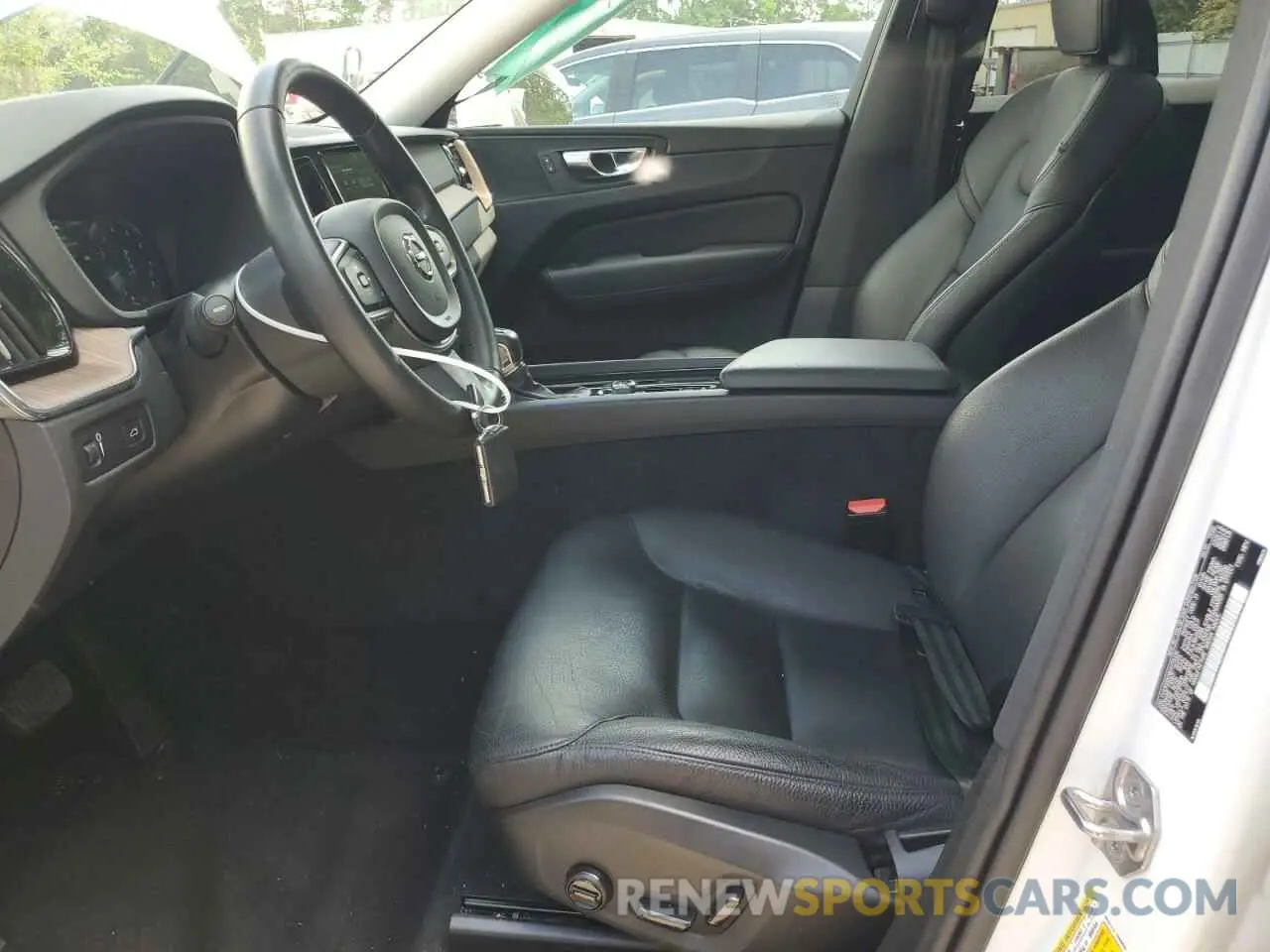 7 Photograph of a damaged car YV4102DK9M1770335 VOLVO XC60 2021
