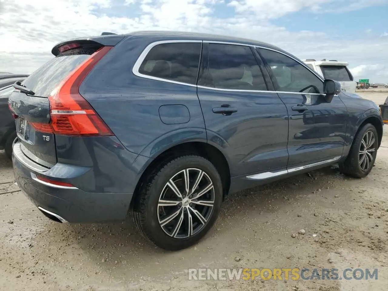 3 Photograph of a damaged car YV4102DL3M1799032 VOLVO XC60 2021