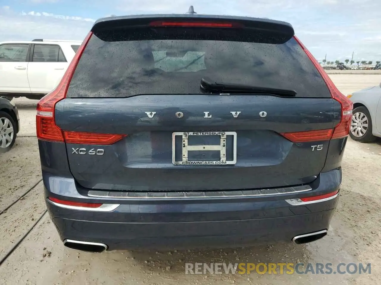 6 Photograph of a damaged car YV4102DL3M1799032 VOLVO XC60 2021