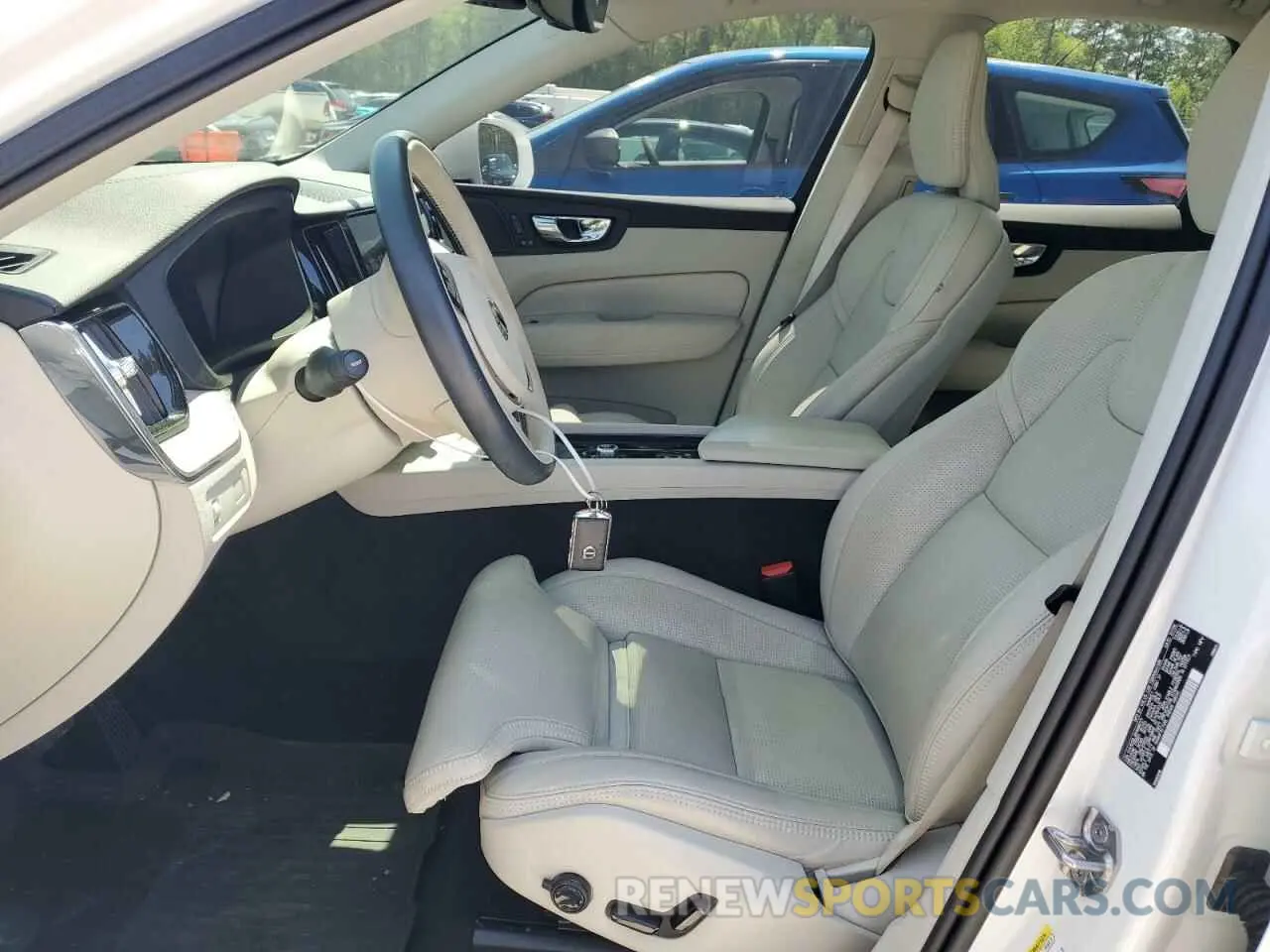 7 Фотография поврежденного автомобиля YV4102DL8M1688721 VOLVO XC60 2021