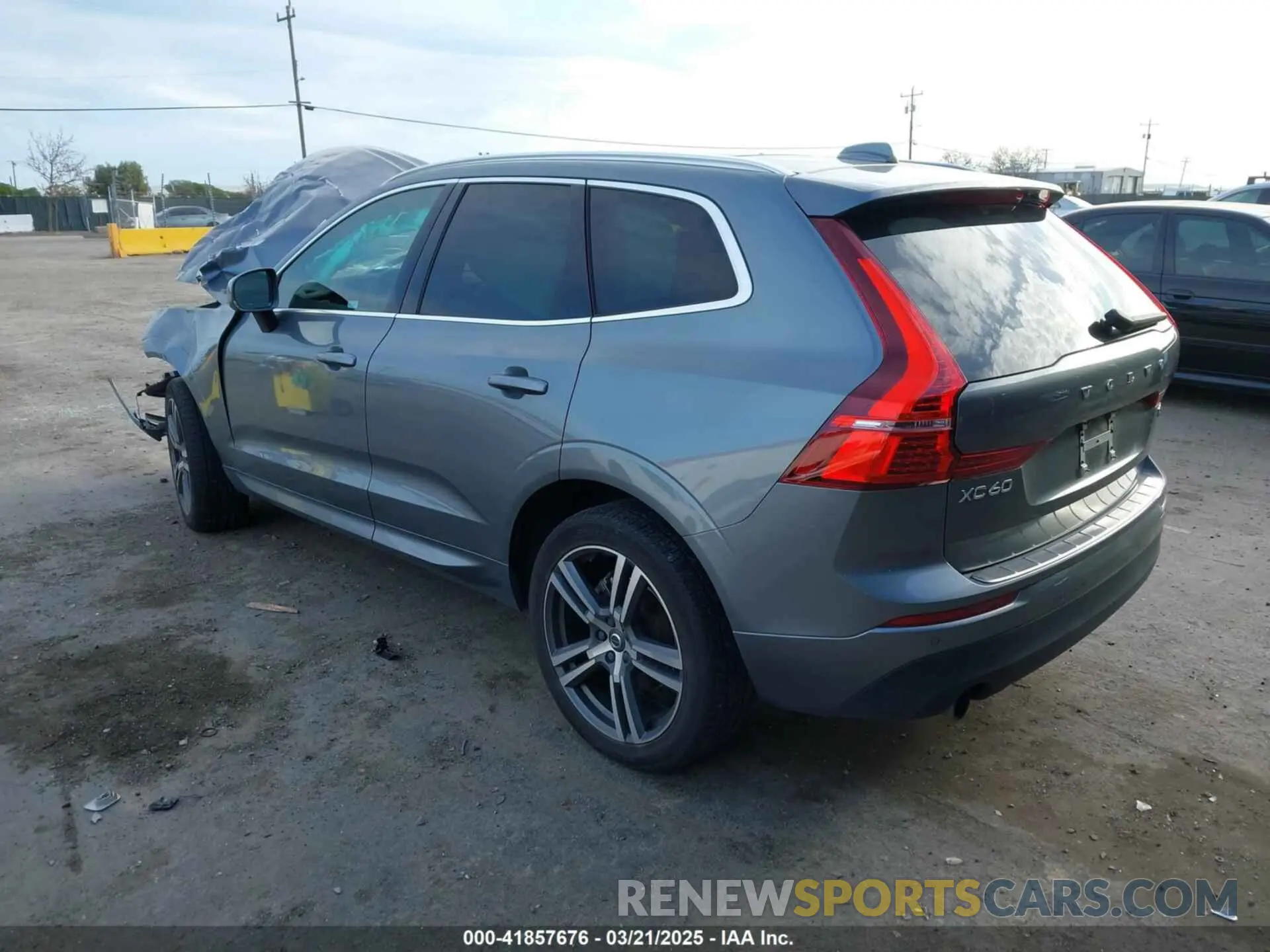 3 Фотография поврежденного автомобиля YV4102RK1M1715757 VOLVO XC60 2021