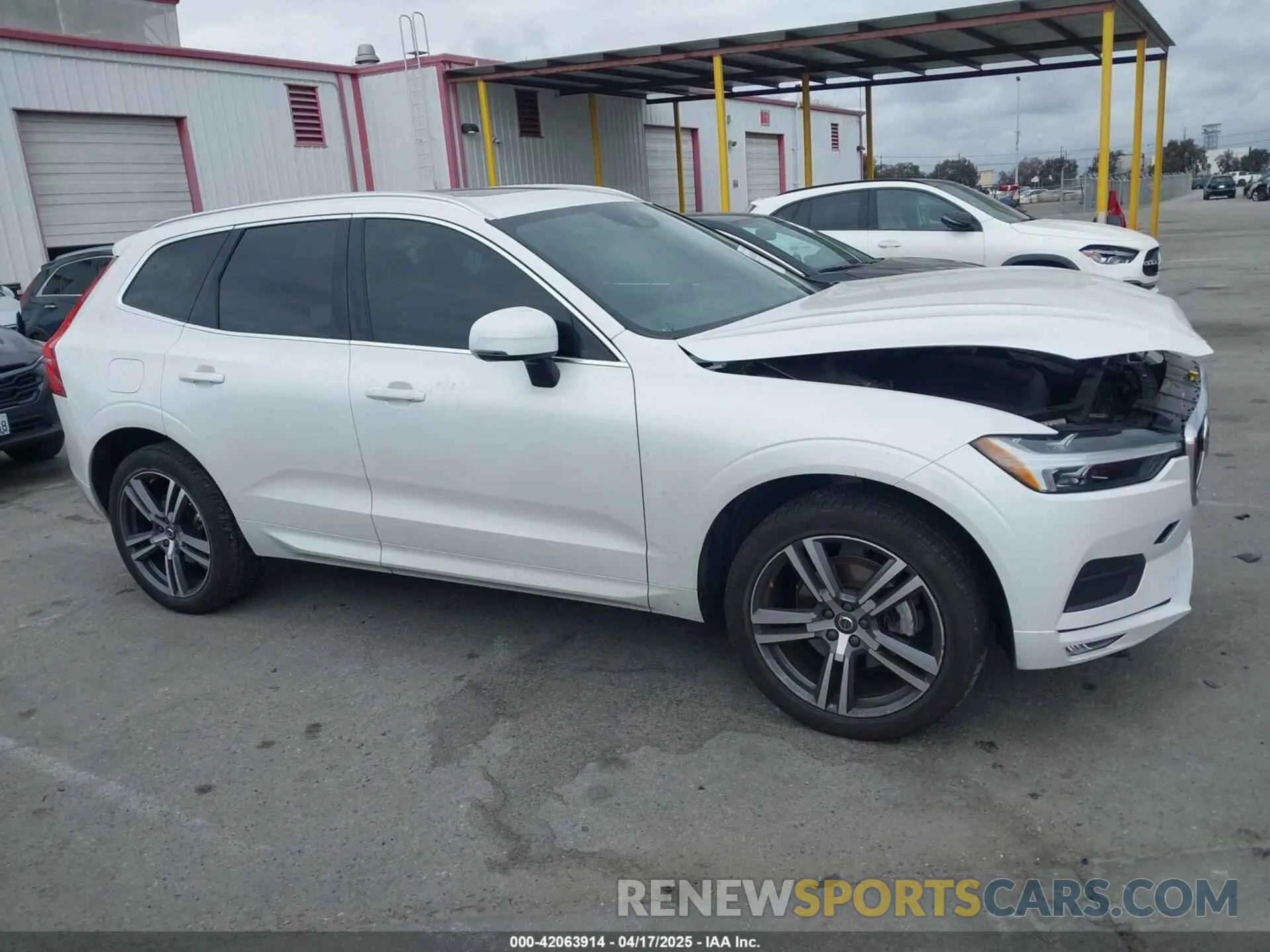 13 Photograph of a damaged car YV4102RK1M1861723 VOLVO XC60 2021