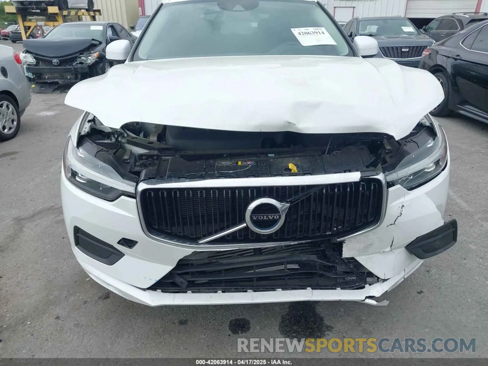 6 Photograph of a damaged car YV4102RK1M1861723 VOLVO XC60 2021