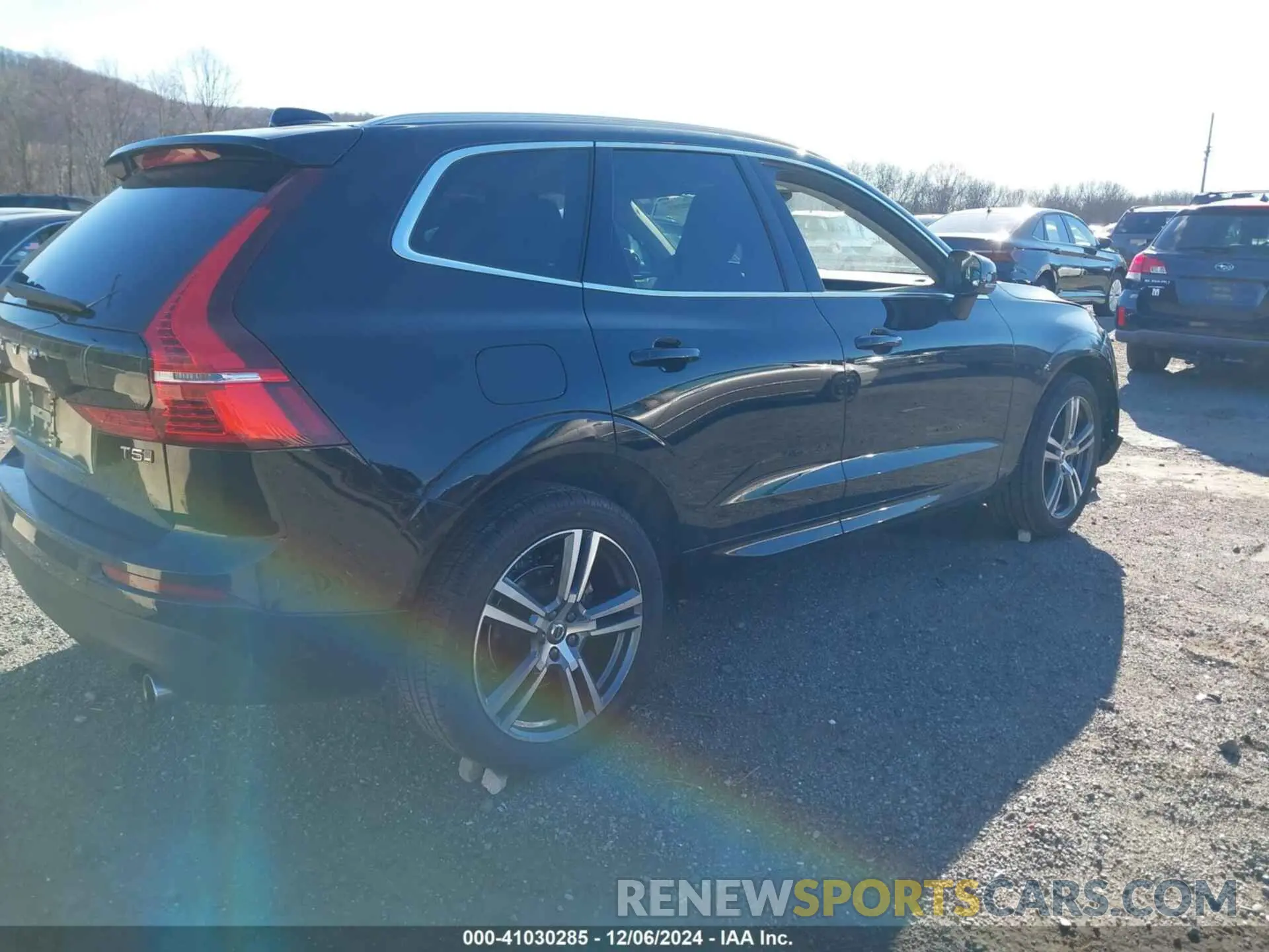4 Photograph of a damaged car YV4102RK2M1783064 VOLVO XC60 2021