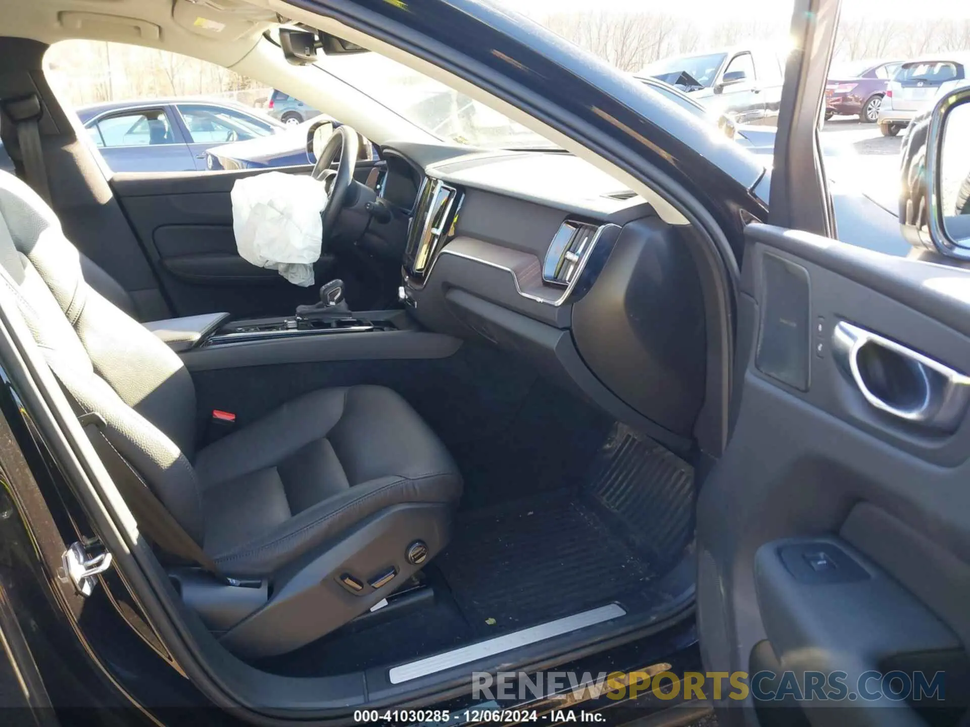 5 Photograph of a damaged car YV4102RK2M1783064 VOLVO XC60 2021