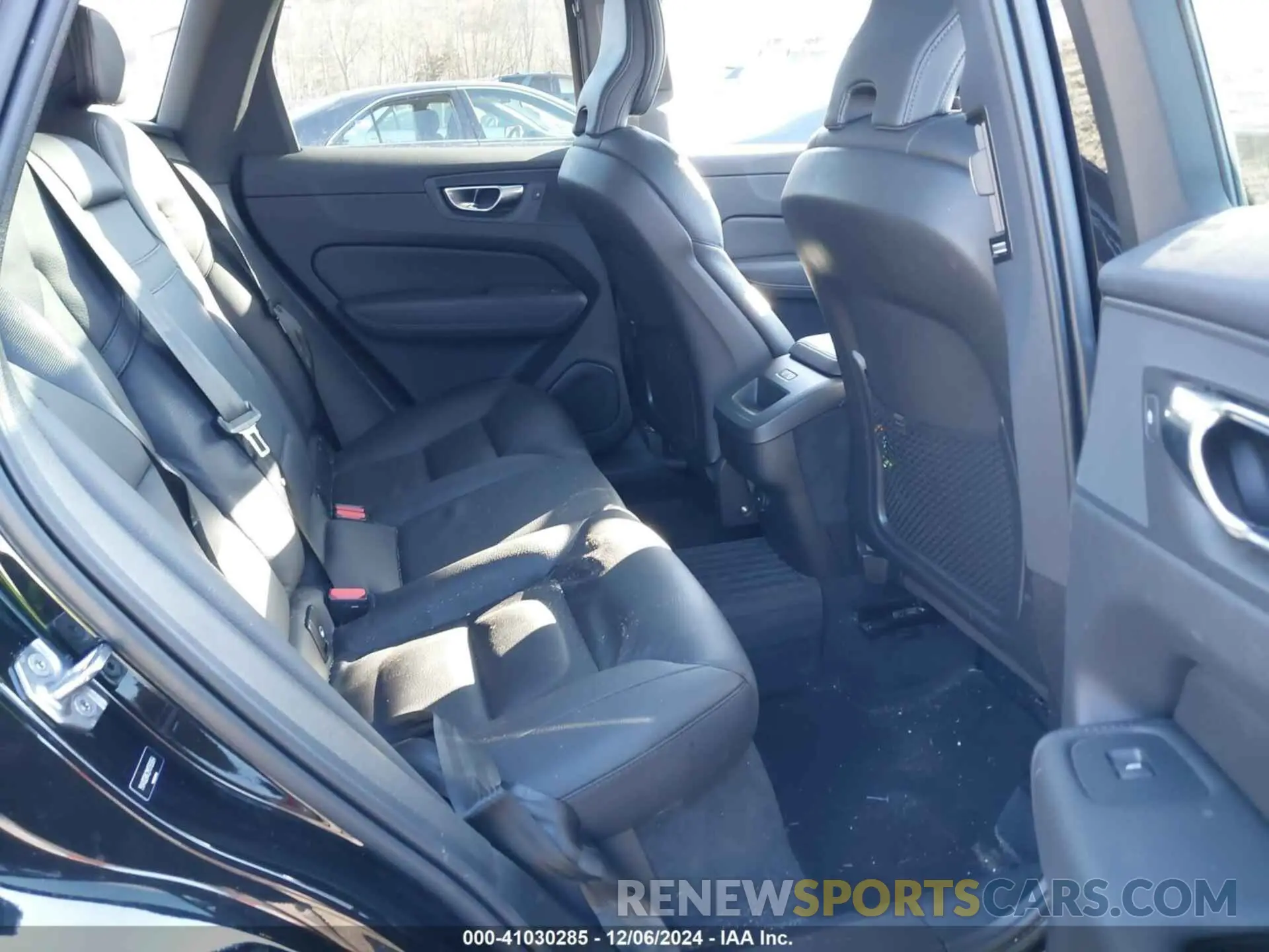 8 Photograph of a damaged car YV4102RK2M1783064 VOLVO XC60 2021
