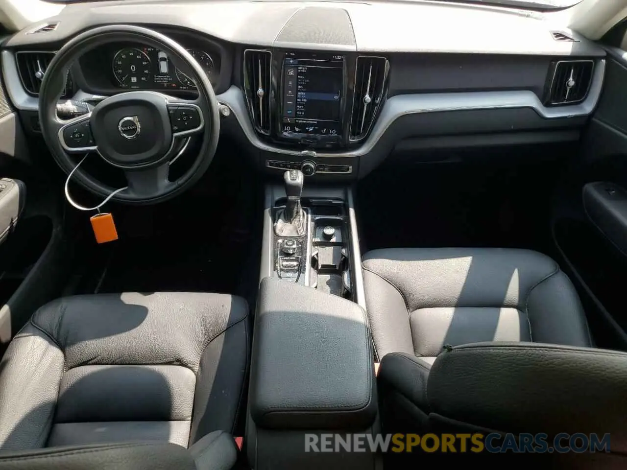 8 Фотография поврежденного автомобиля YV4102RK3M1809932 VOLVO XC60 2021