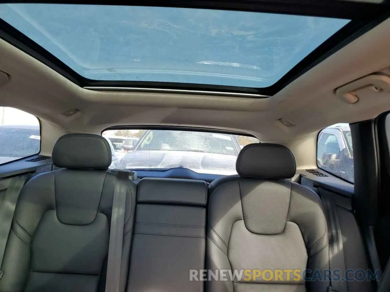 10 Фотография поврежденного автомобиля YV4102RK7M1875500 VOLVO XC60 2021
