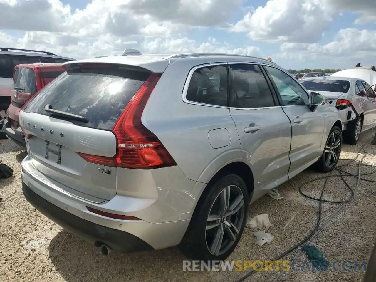 3 Фотография поврежденного автомобиля YV4102RK7M1875500 VOLVO XC60 2021