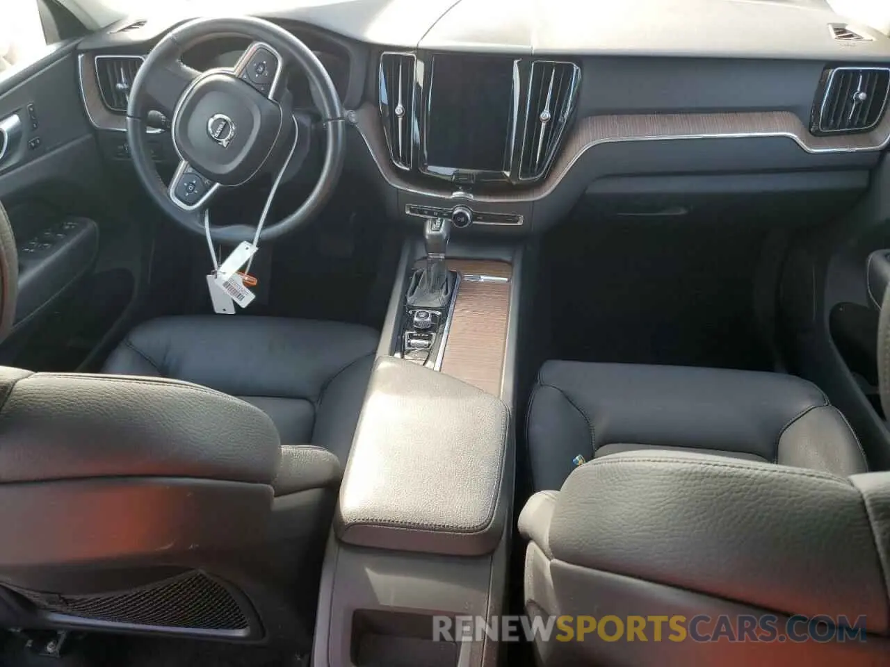8 Фотография поврежденного автомобиля YV4102RK7M1875500 VOLVO XC60 2021