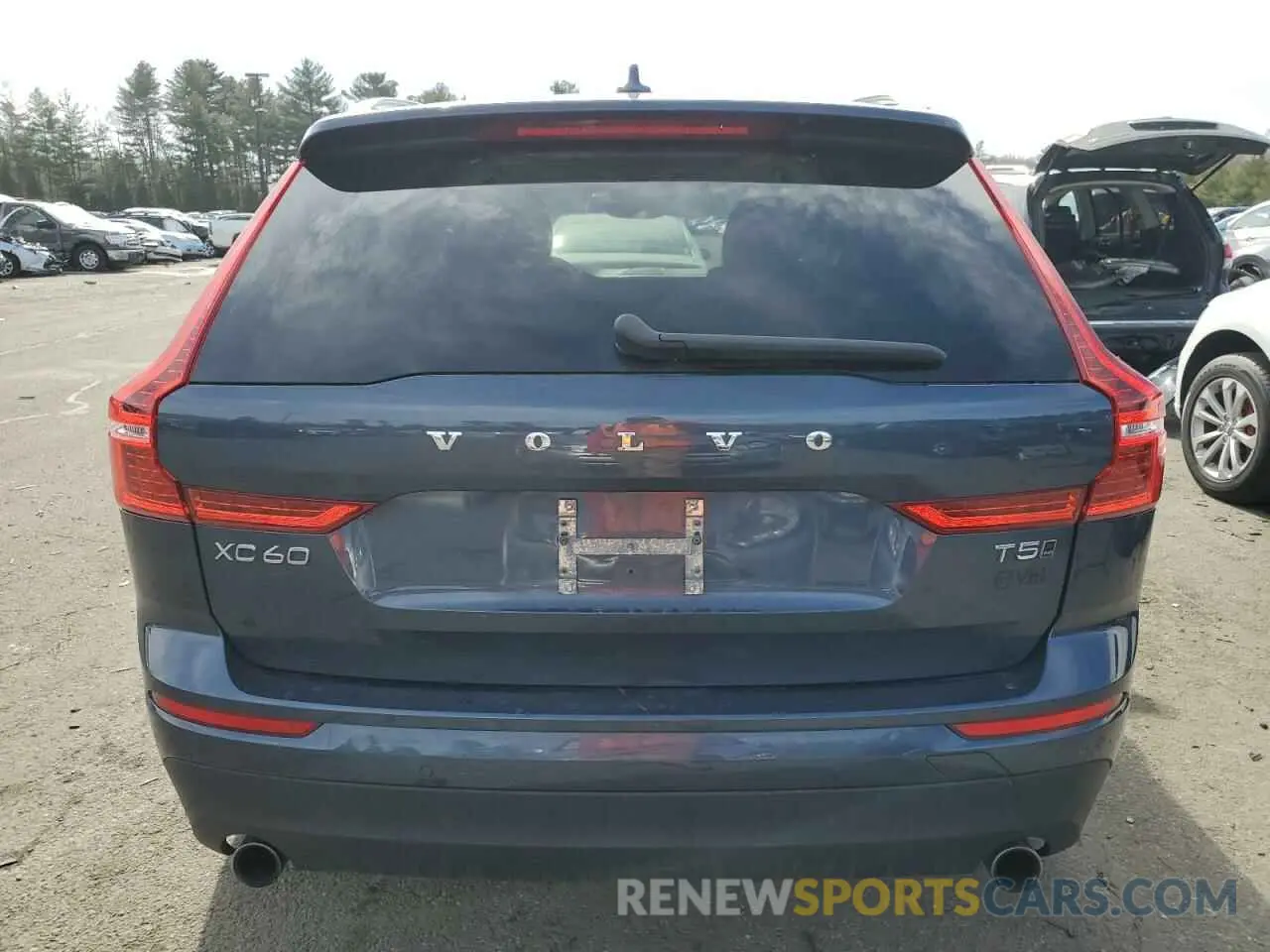 6 Photograph of a damaged car YV4102RKXM1822323 VOLVO XC60 2021