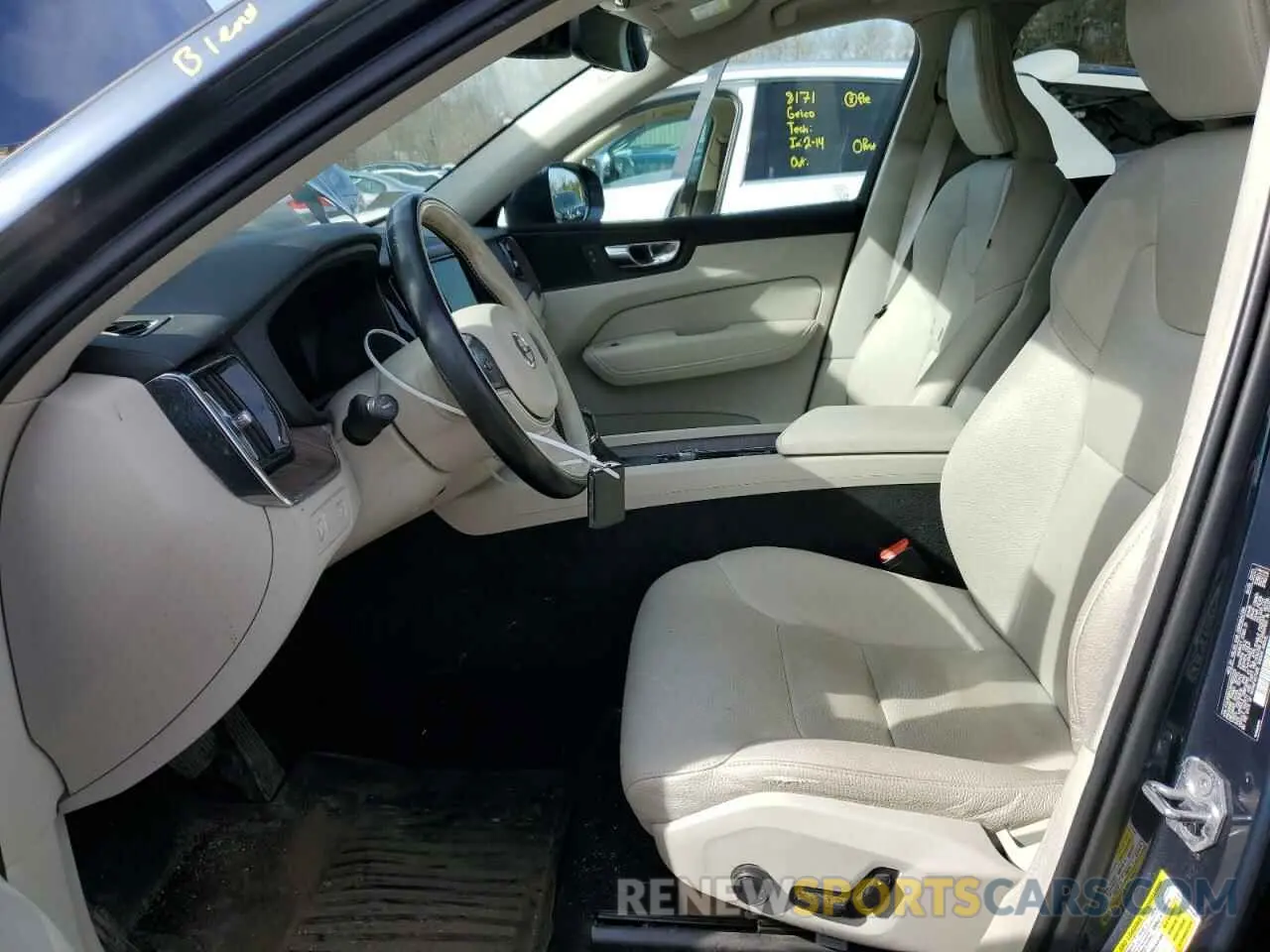 7 Photograph of a damaged car YV4102RKXM1822323 VOLVO XC60 2021