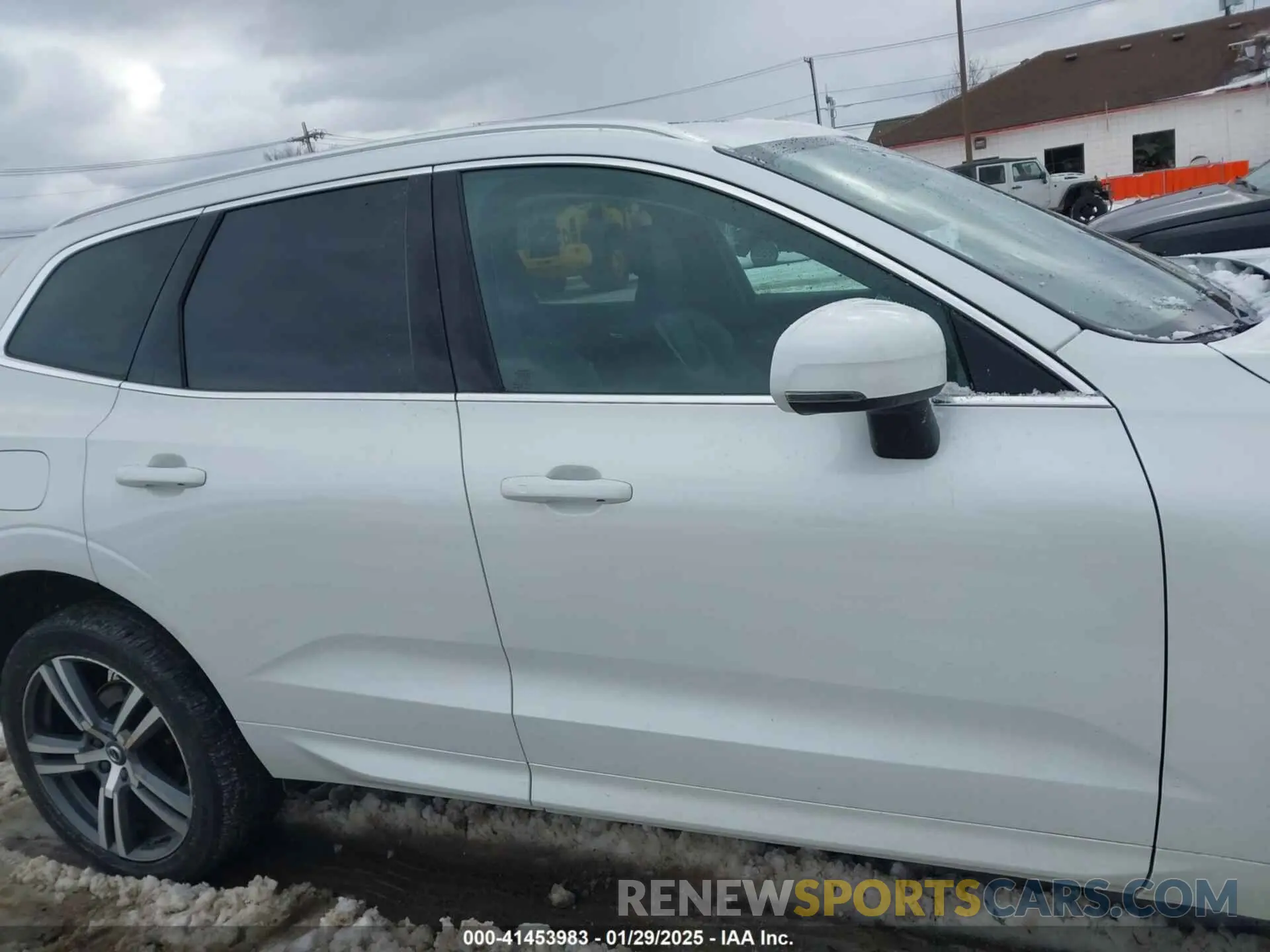 13 Фотография поврежденного автомобиля YV4102RKXM1864202 VOLVO XC60 2021