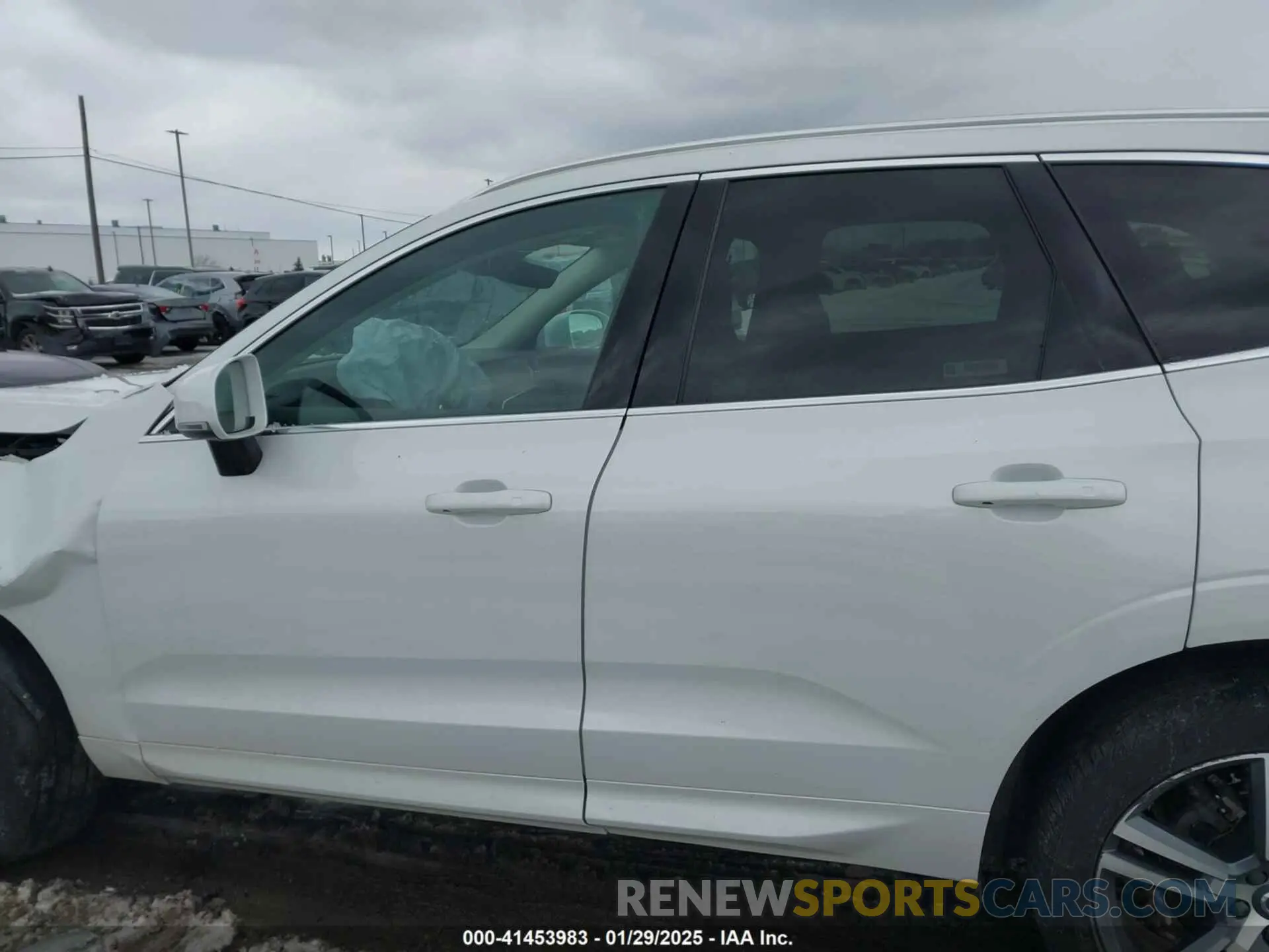 14 Фотография поврежденного автомобиля YV4102RKXM1864202 VOLVO XC60 2021