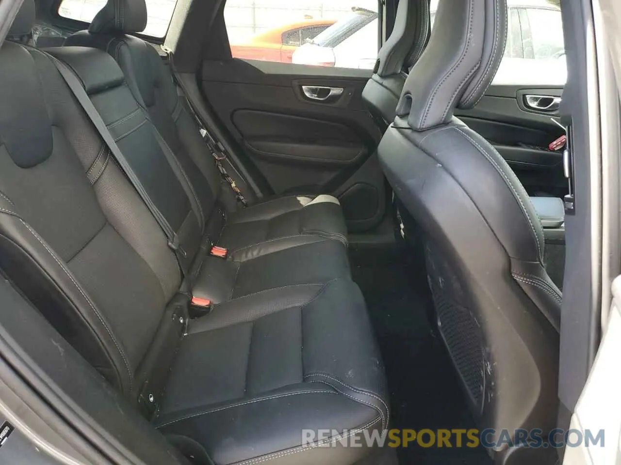 11 Фотография поврежденного автомобиля YV4102RL1M1685670 VOLVO XC60 2021