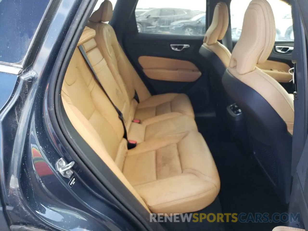 6 Photograph of a damaged car YV4102RL1M1710910 VOLVO XC60 2021