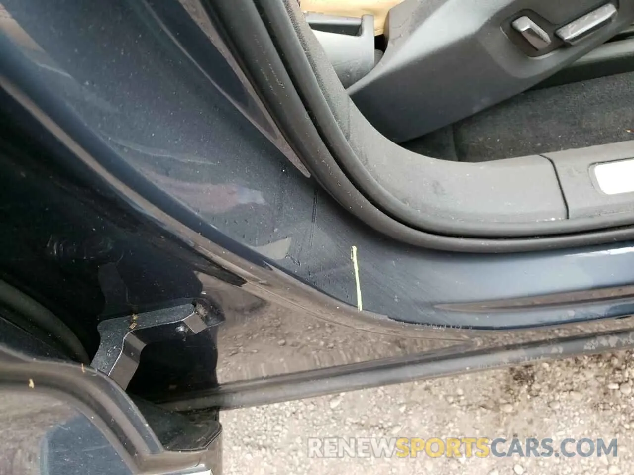 9 Photograph of a damaged car YV4102RL1M1710910 VOLVO XC60 2021