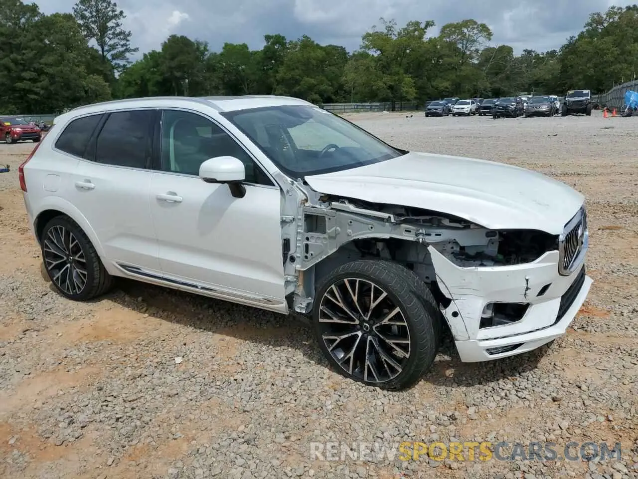 4 Photograph of a damaged car YV4102RL4M1681533 VOLVO XC60 2021