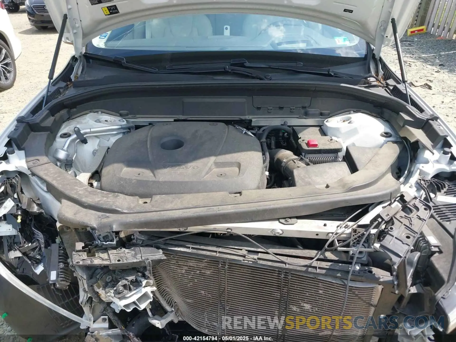 10 Photograph of a damaged car YV4102RL4M1734862 VOLVO XC60 2021