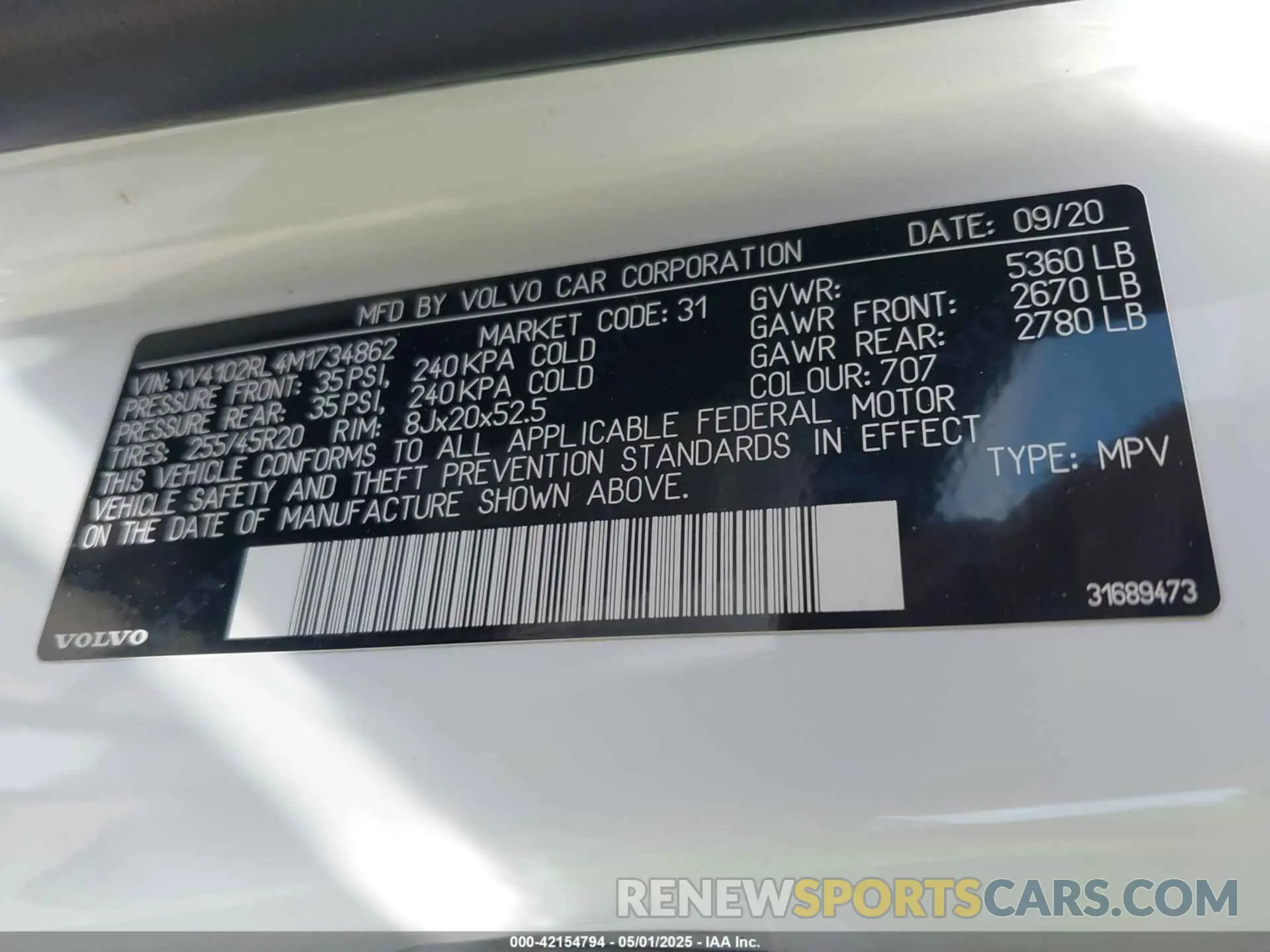 9 Photograph of a damaged car YV4102RL4M1734862 VOLVO XC60 2021